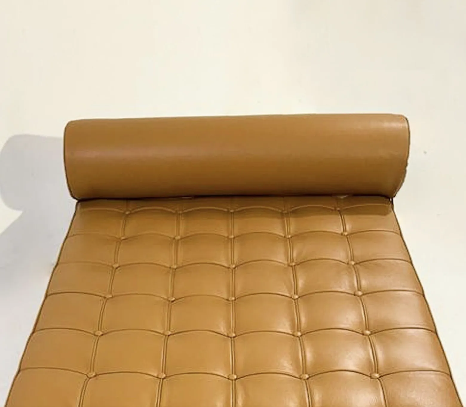 Cognac Barcelona Daybed By Ludwig Mies Van Der Rohe For Knoll, 2000s photo Furniture