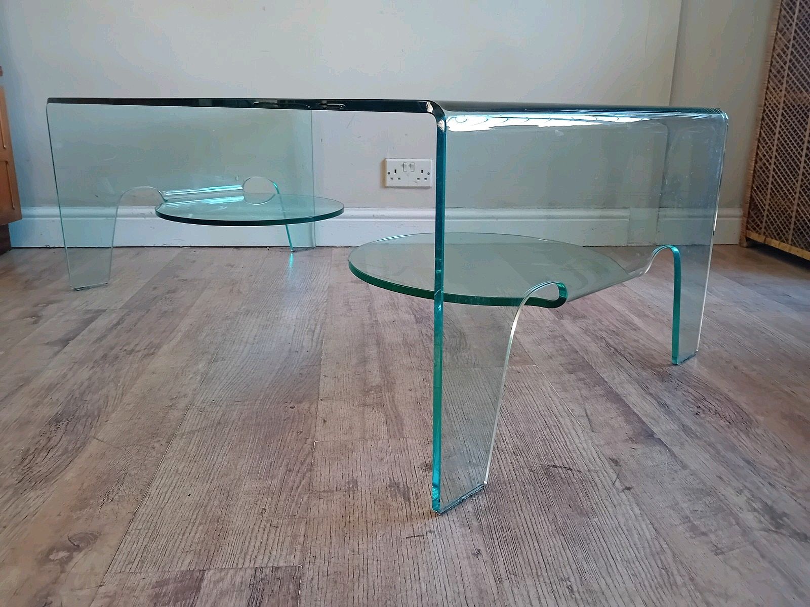 photo vintage Beautiful Italian  Modernist Tempered Glass Folded Drinks / Coffee Table
