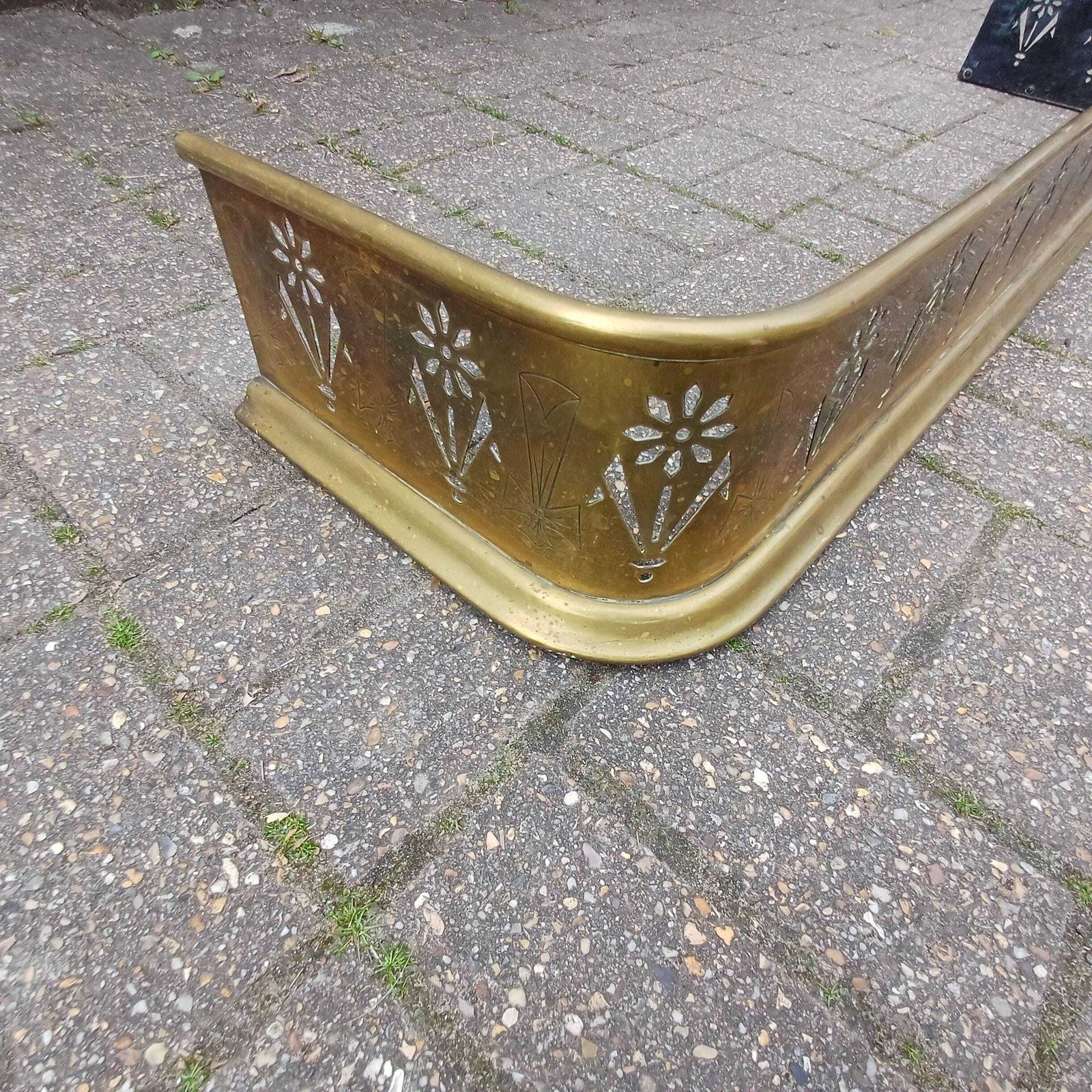 Antique Brass Fireplace Fender Victorian Gothic Art Nouveau Pierced Cross Star Motif Rolled Edge Patina Decorative Hearth Guard photo 275.0