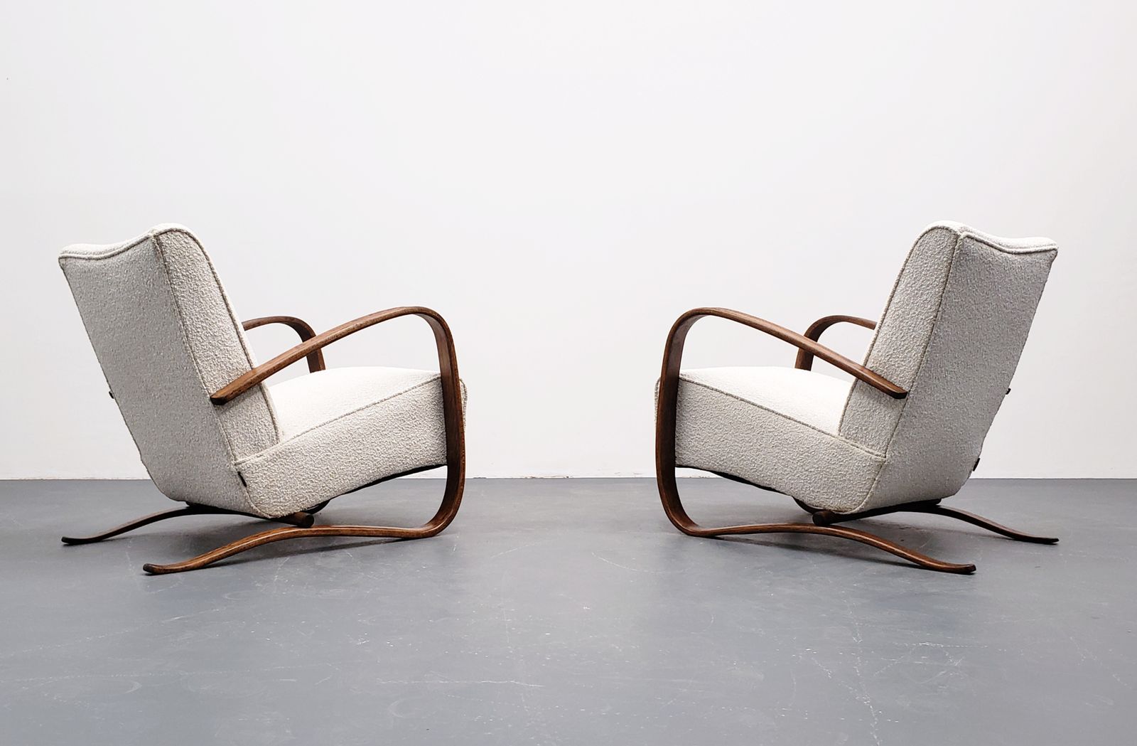 One Left   Jindrich Halabala H 269 Armchair In Premium Boucle, Thonet, 1930 photo 3600.0