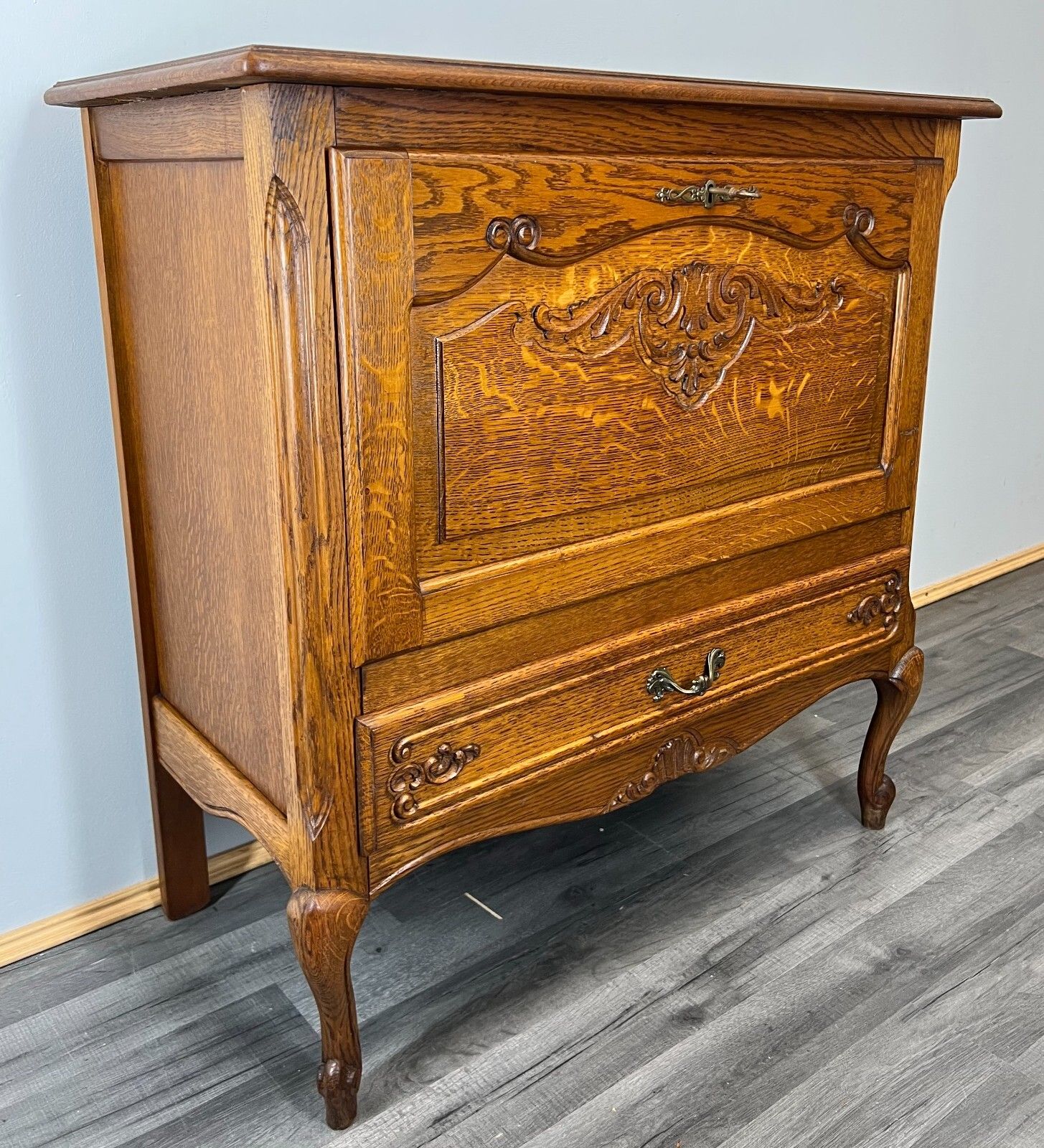 French Oak Cabinet Sideboard Cupboard Side Table  Drawer  Louis Style – Lot 3779 photo vinterior