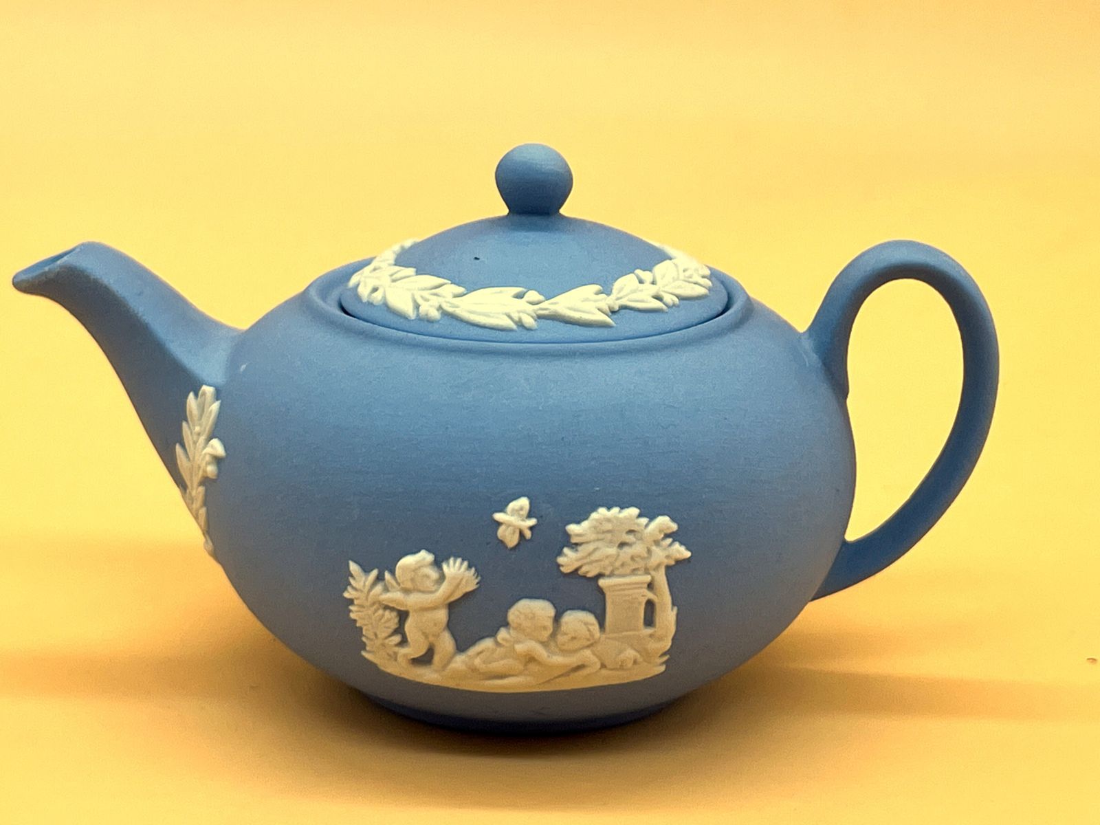 Wedgwood Pottery Blue Jasperware Miniature 3 Piece Cabinet Display Tea Set.  Teapot, Creamer & Sugar. photo Home Decor