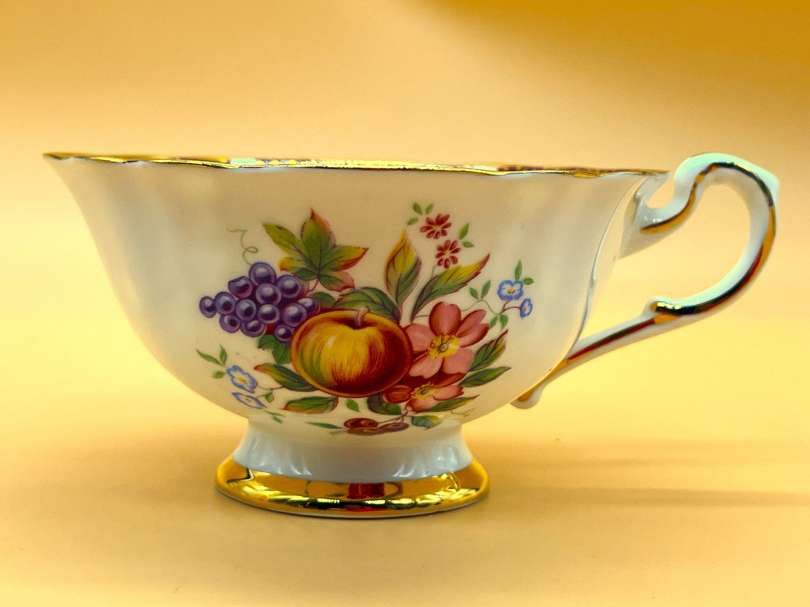 Home Decor Vintage Paragon China Quatrefoil Shape Red And Gold With Pink Chintz Centre Tea Cup And Saucer Duo. photo