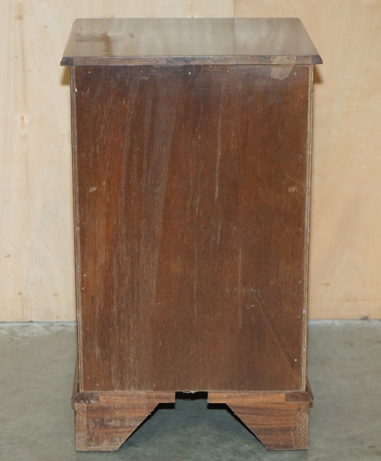 photo furniture Pair Of Restored French Polished Flamed Mahogany Side Table Chest Of Drawers
