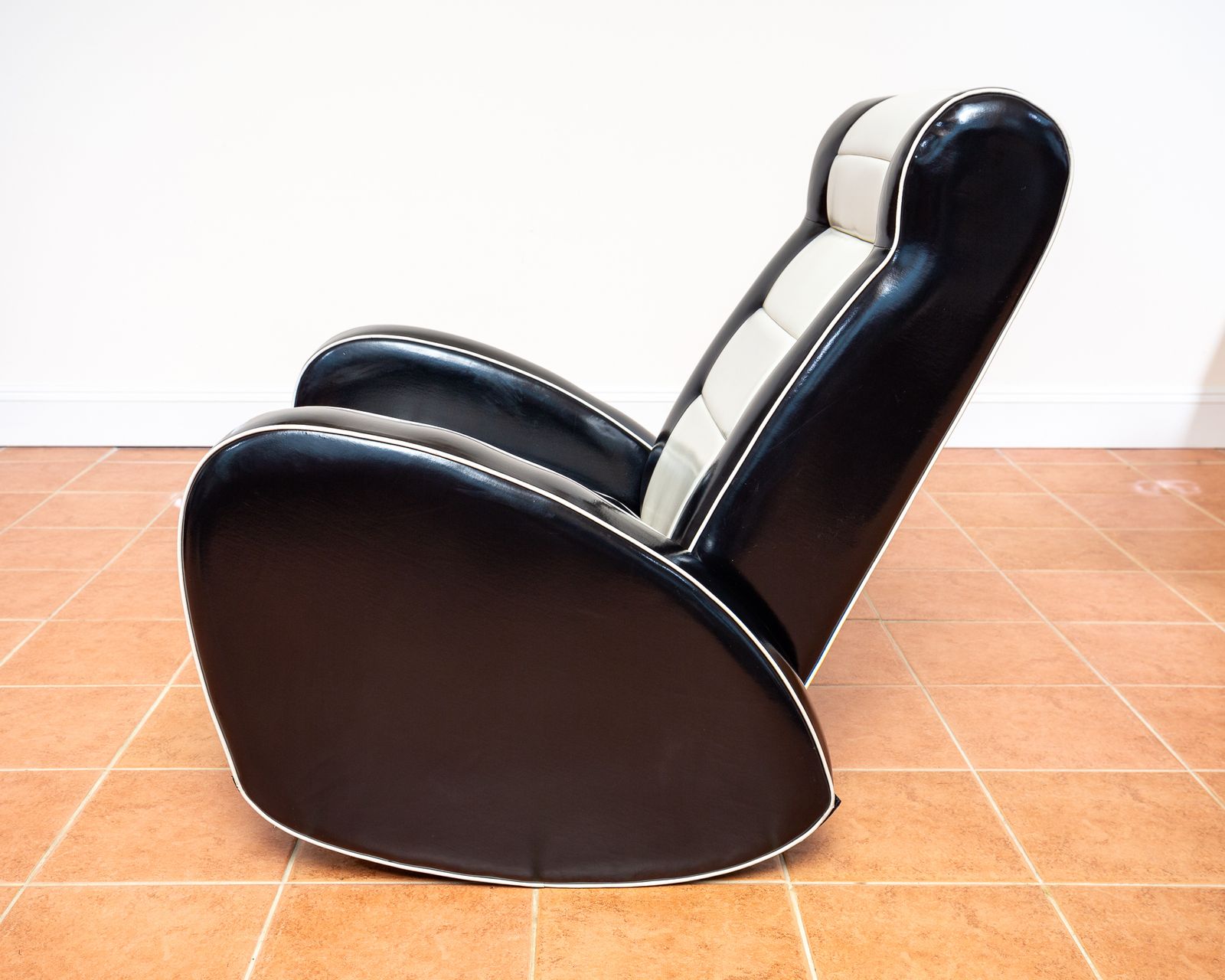 Furniture 1950s Americana Style Rocking Chair Mcm Art Deco Loung.E Chair Black White Two Tone Leatherette Armchai.R Monochrome Vintag.E Retr.O Chair photo