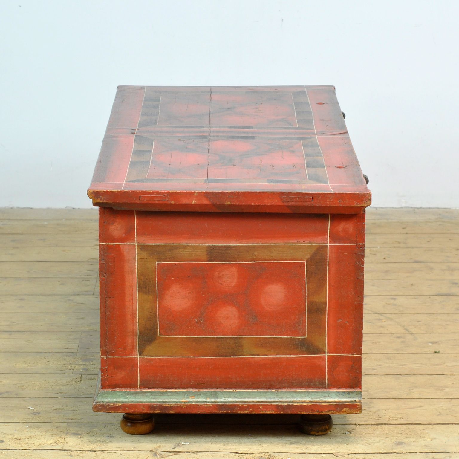 Folk Art Bridal Chest, Anno 1829 photo vintage