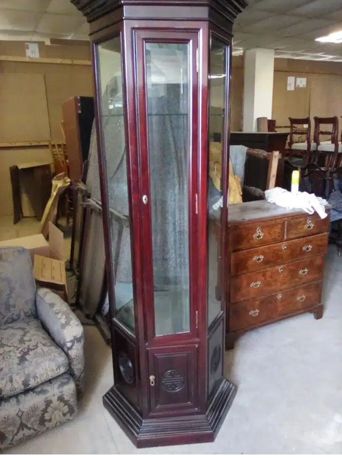 Antique Display Cabinet photo vinterior