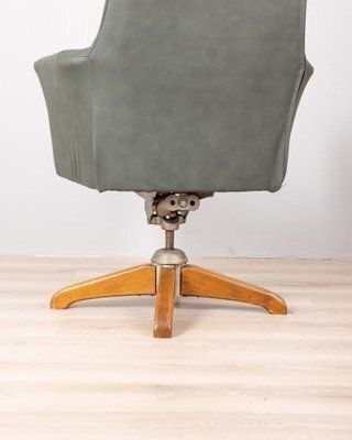Vintage Swivel Armchair In Leather By Anonima Castelli For Castelli, Italian Design, 1950s photo for sale