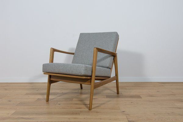 photo furniture Set Of Model 300 139 Chairs From Swarzędz Factory, 1960s