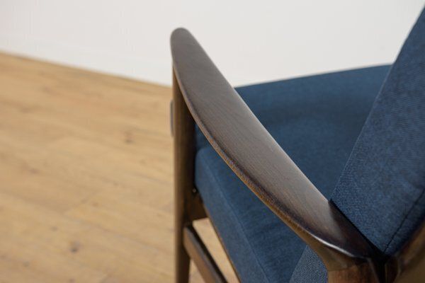 824.0 Model 300 139 Chair From Swarzędz Furniture Factory, 1960s photo