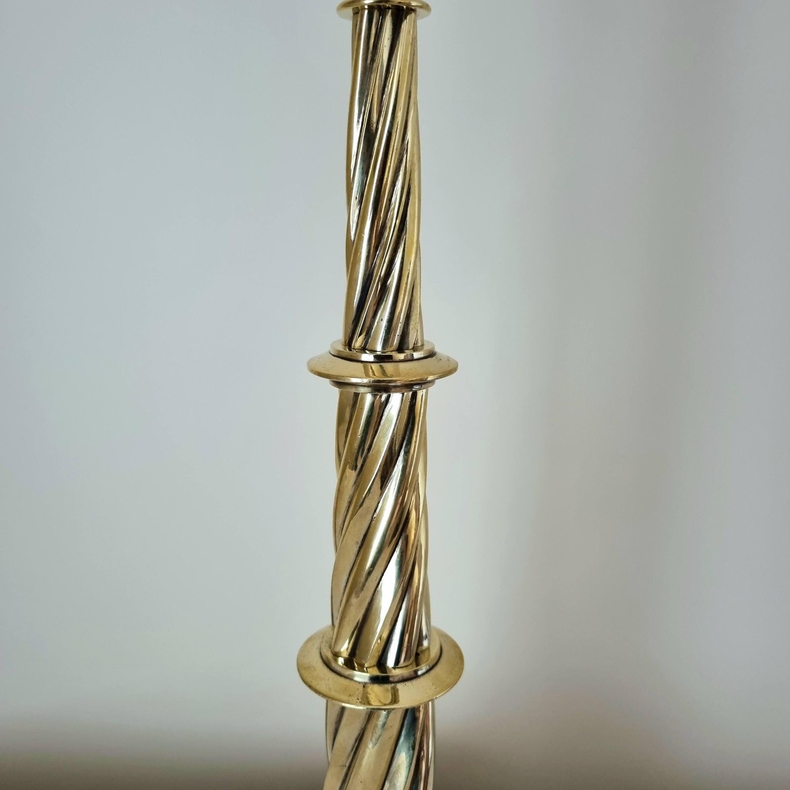 Beautiful And Highly Unusual Large Antique Late Victorian Twisted Brass Table Lamp, Rewired With New Old Style Twisted And Braided Flex. photo 750.0