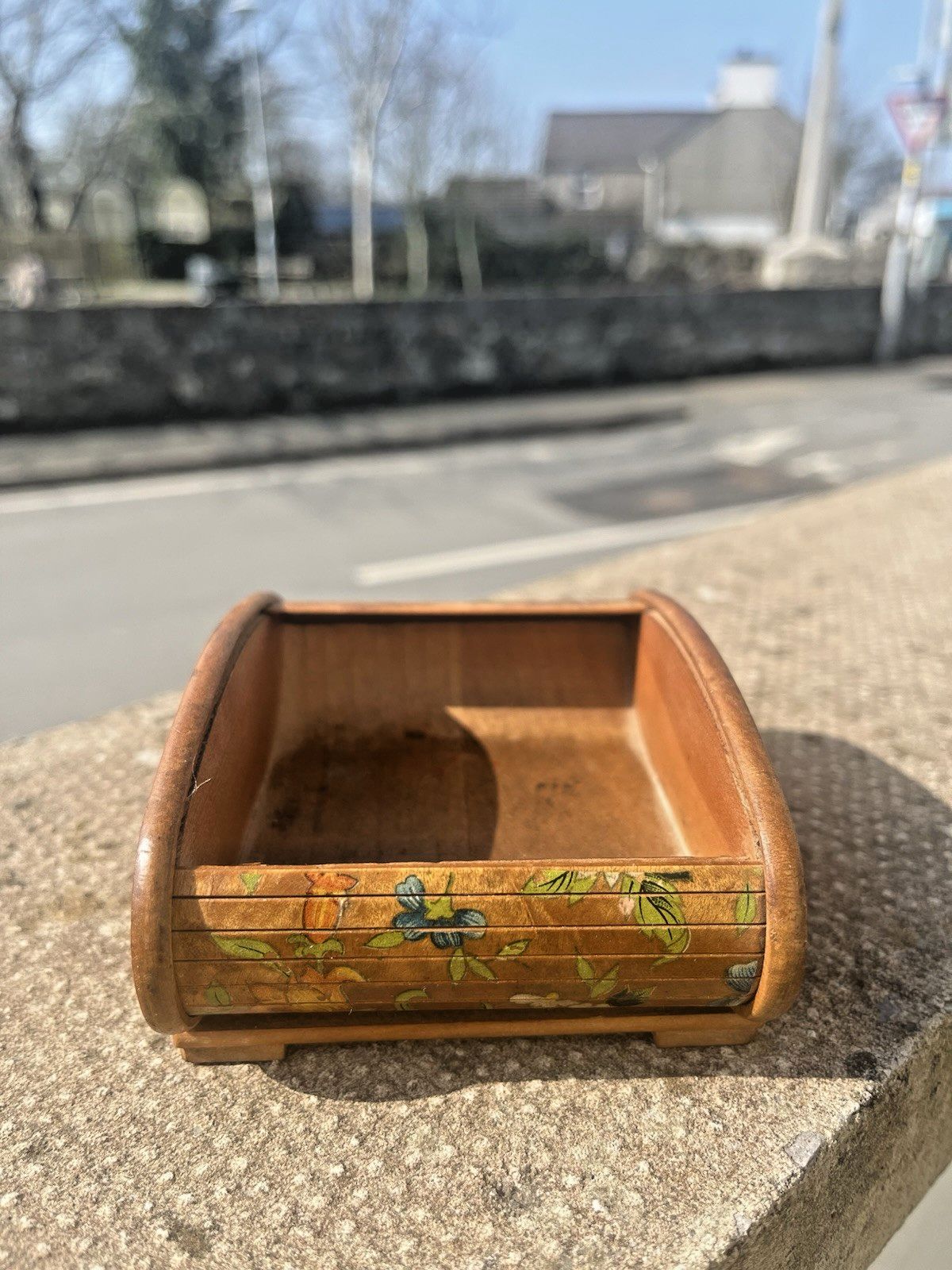 photo vinterior Antique Art Deco Wooden Tambour Rolltop Handpainted Floral Sliding Lid Box Treen