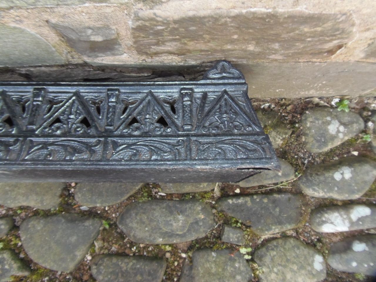 Home Fixtures Arts And Crafts Cast Iron Decorative Fender . photo
