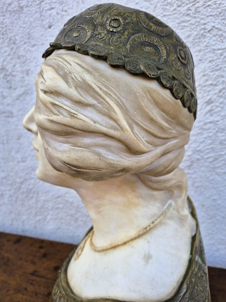 photo furniture Charny, Bust Of An Oriental Woman In Marble, Late 19th Early 20th Century