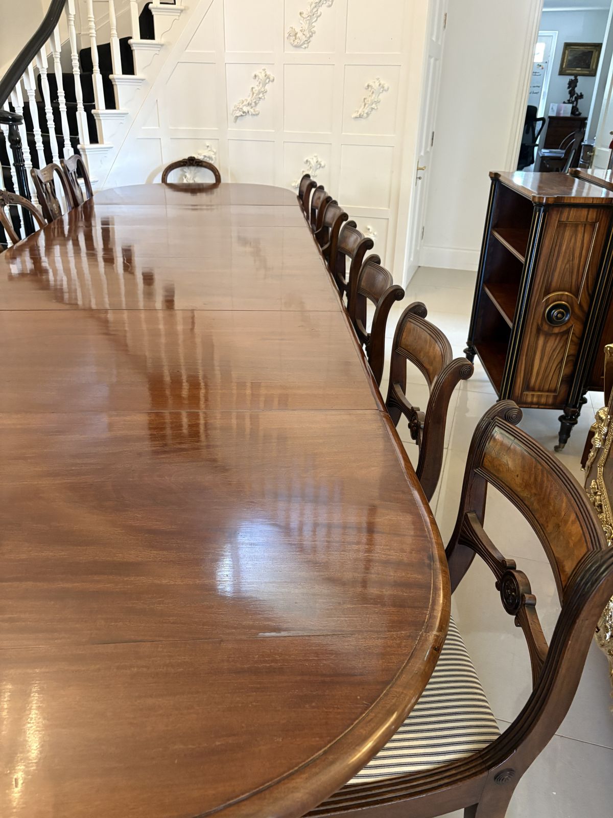 Magnificent Quality Antique 19th Century 16 Seater Figured Mahogany 3 Pilar Dining Table 72 X 122 X 409 Cm photo 39500.0