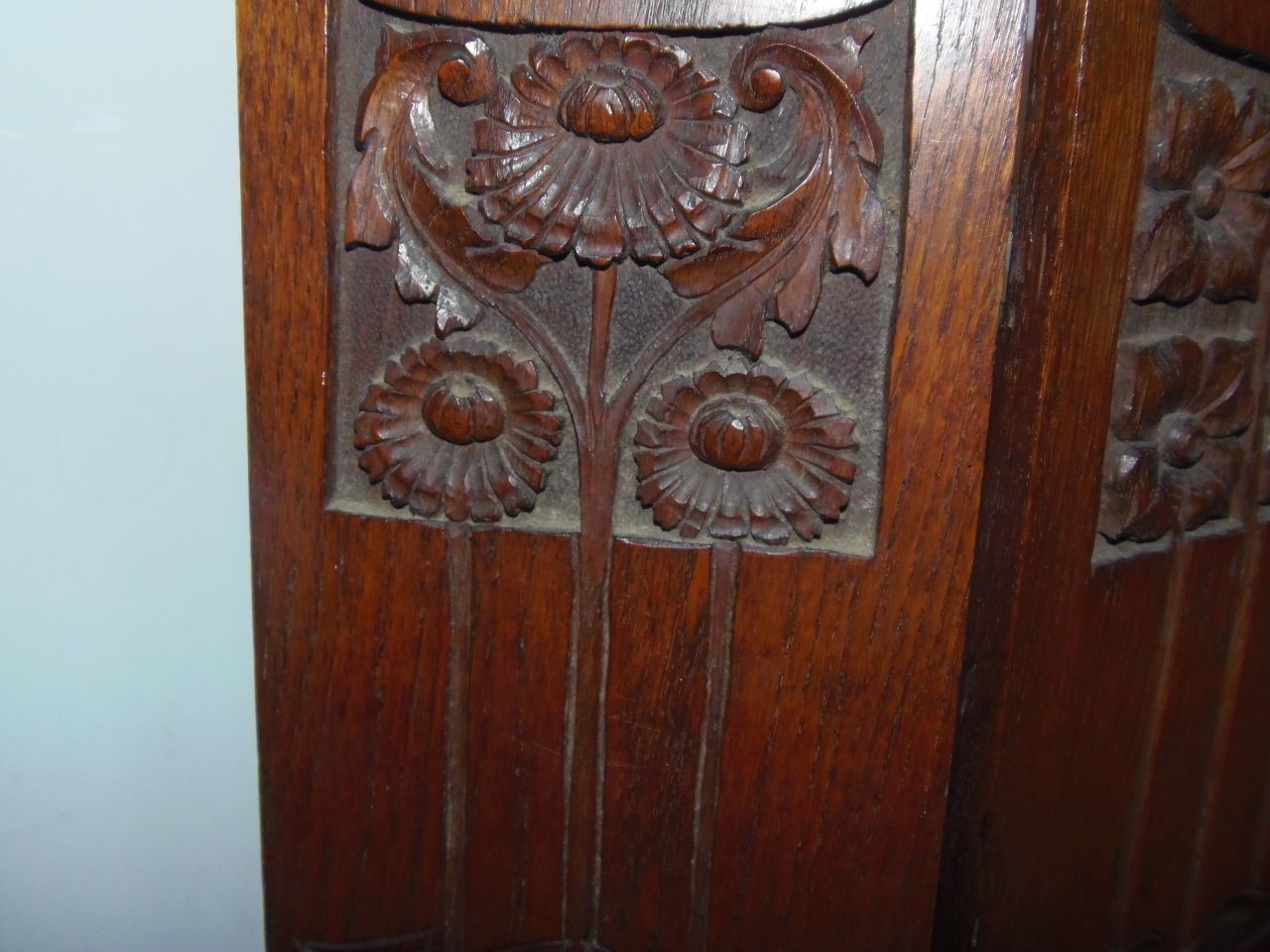 Home Fixtures Arts And Crafts Oak Folding Screen . Arthur Simpson . photo