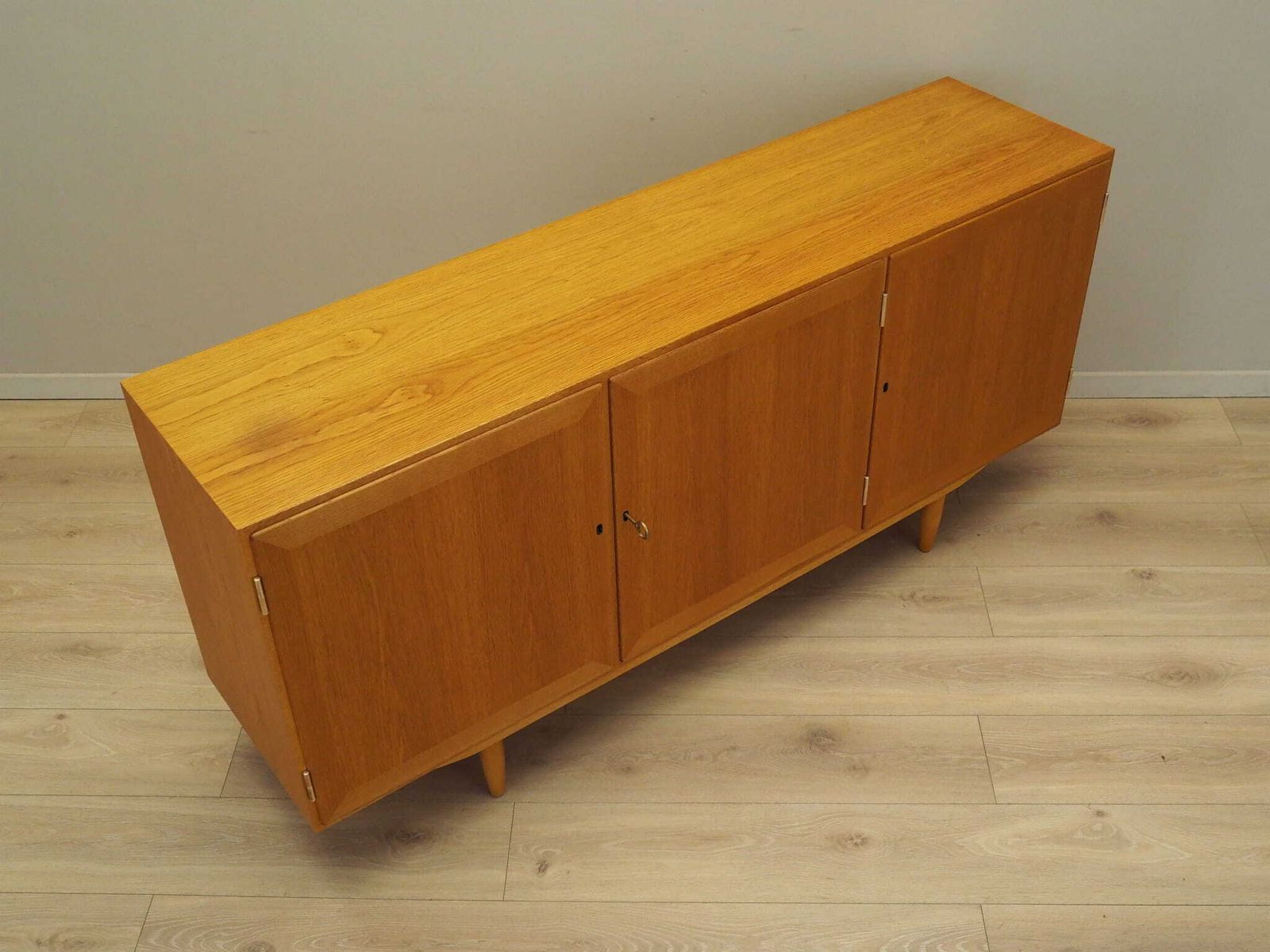 Ash Sideboard, Danish Design, 1970s, Designer: Carlo Jensen, Production: Hundevad photo vintage