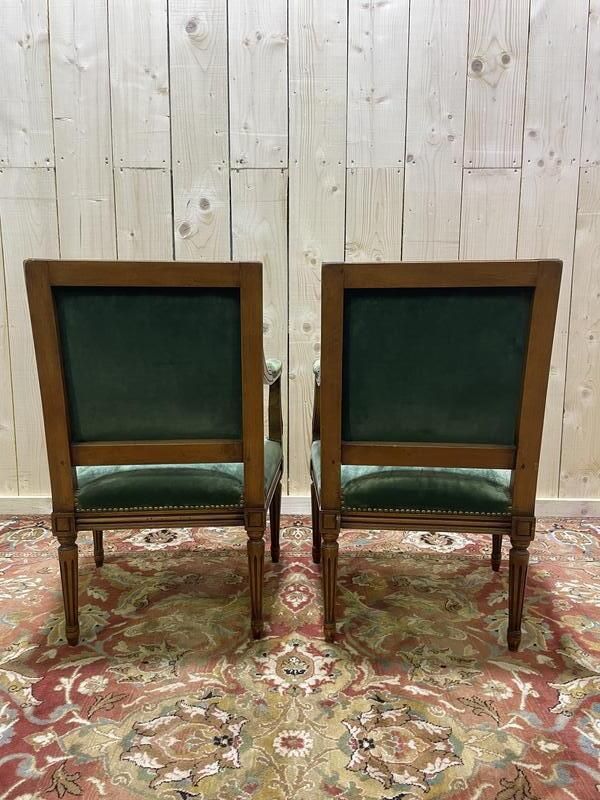 Paire De Fauteuils De Style Louis XVI En Velours Vert photo furniture