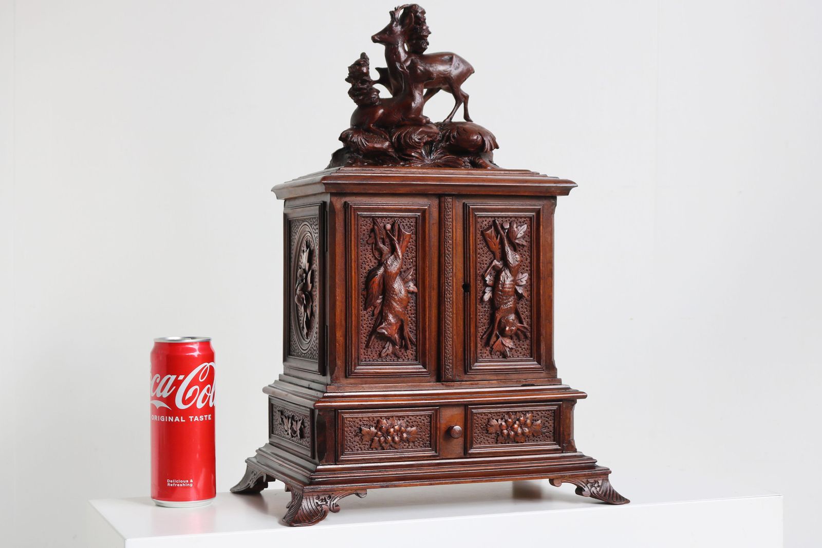 Antique Black Forest Cigar Box / Humidor 19th Century Carved Deer Walnut Swiss photo 2755.0
