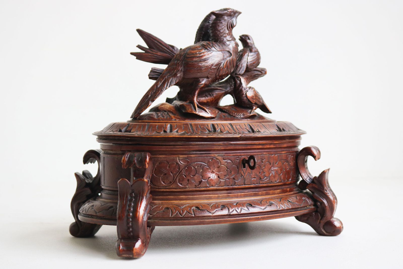 Large Oval Antique Swiss 19th Century Black Forest Jewelry Box Walnut 3 Birds photo Home Decor