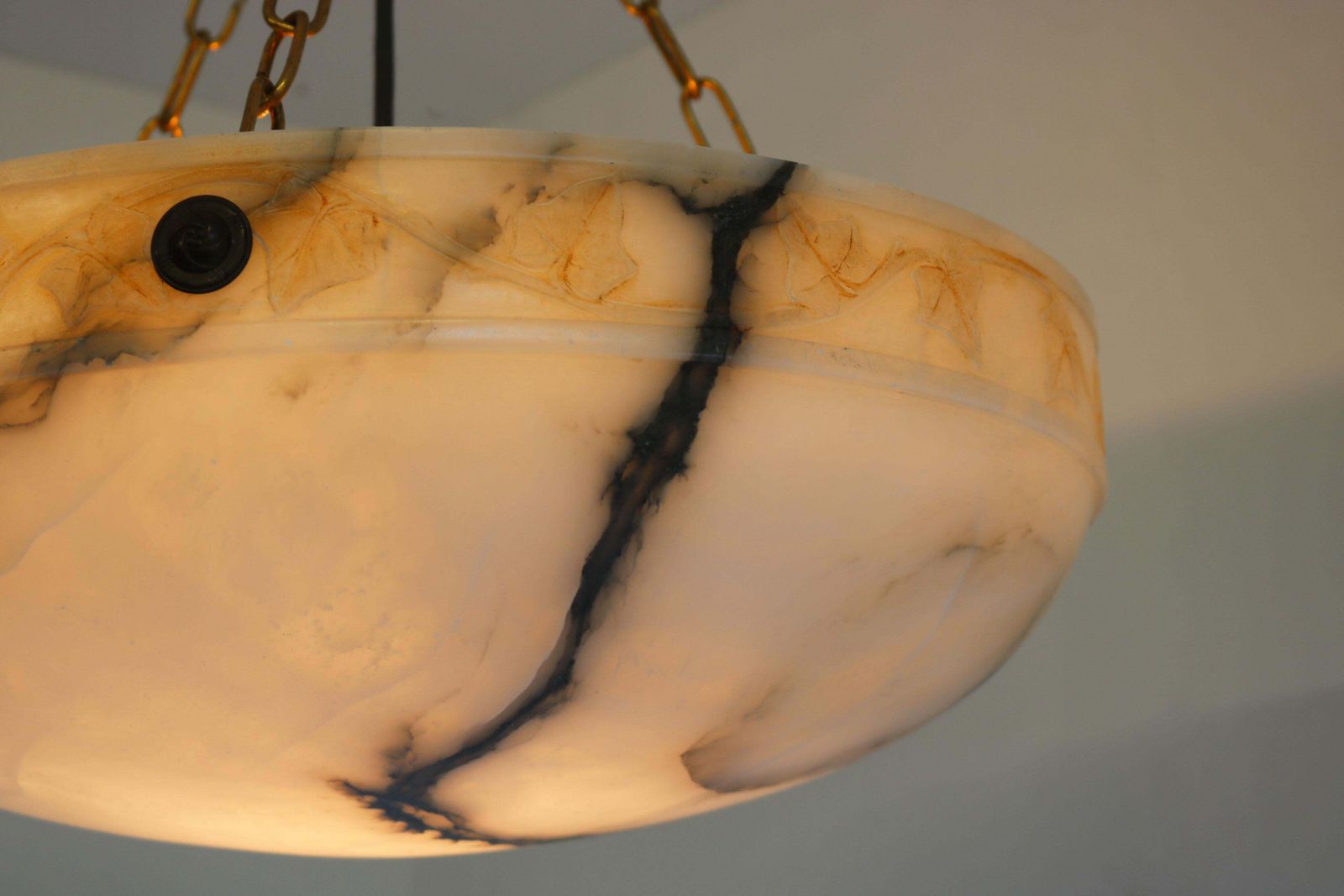 Grote ø 50,3 Cm Witte Alabasten Art Nouveau Hanglamp Met Gesneden Bladeren photo furniture