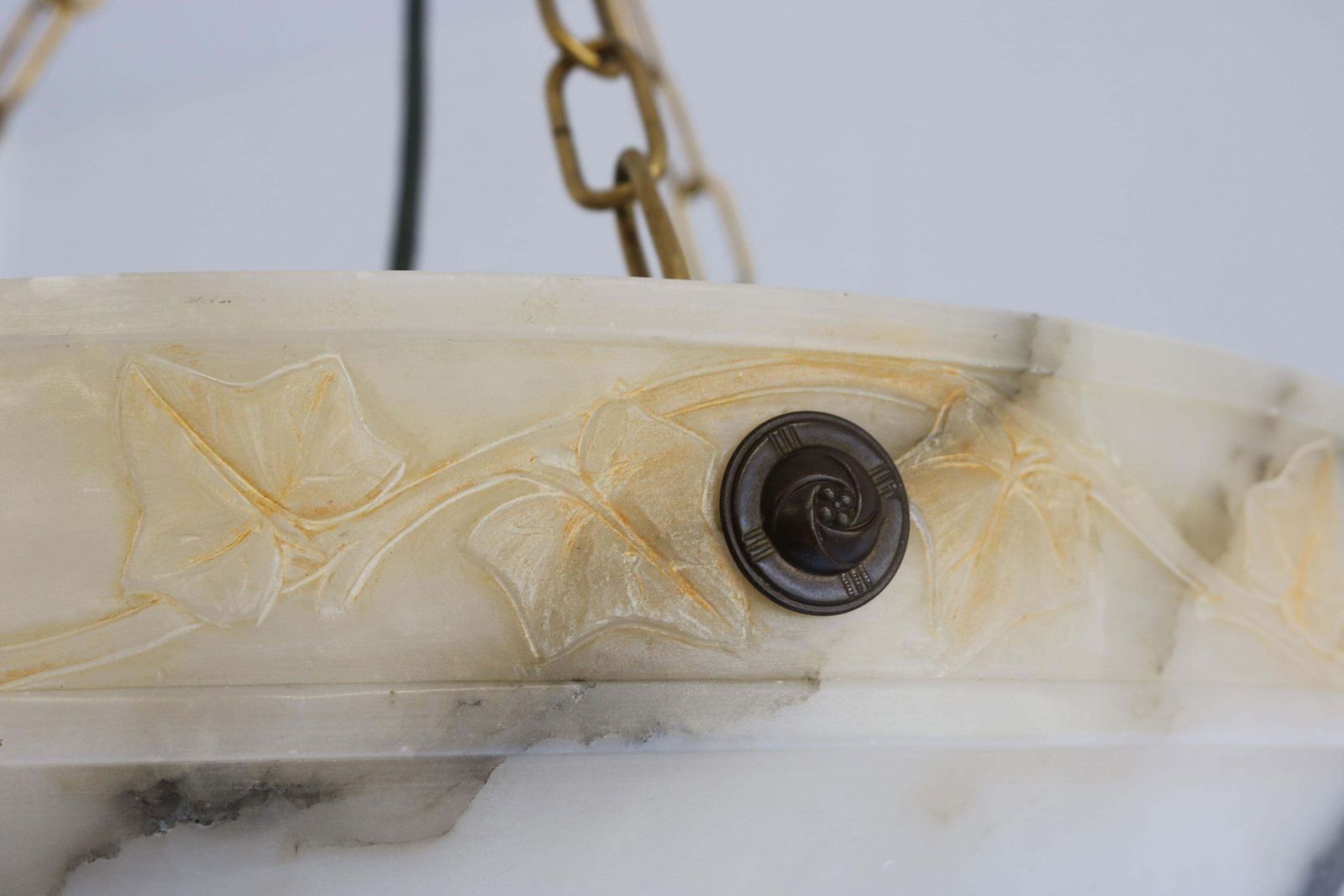 Grote ø 50,3 Cm Witte Alabasten Art Nouveau Hanglamp Met Gesneden Bladeren photo 4065.0