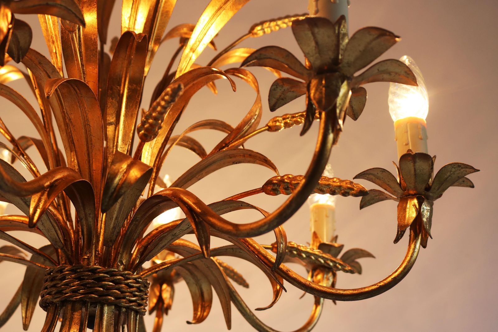 photo vintage Rare Large Hans Kögl 1970 ''Cheaf Of Wheat'' Holywood Regency Chandelier 8 Arms
