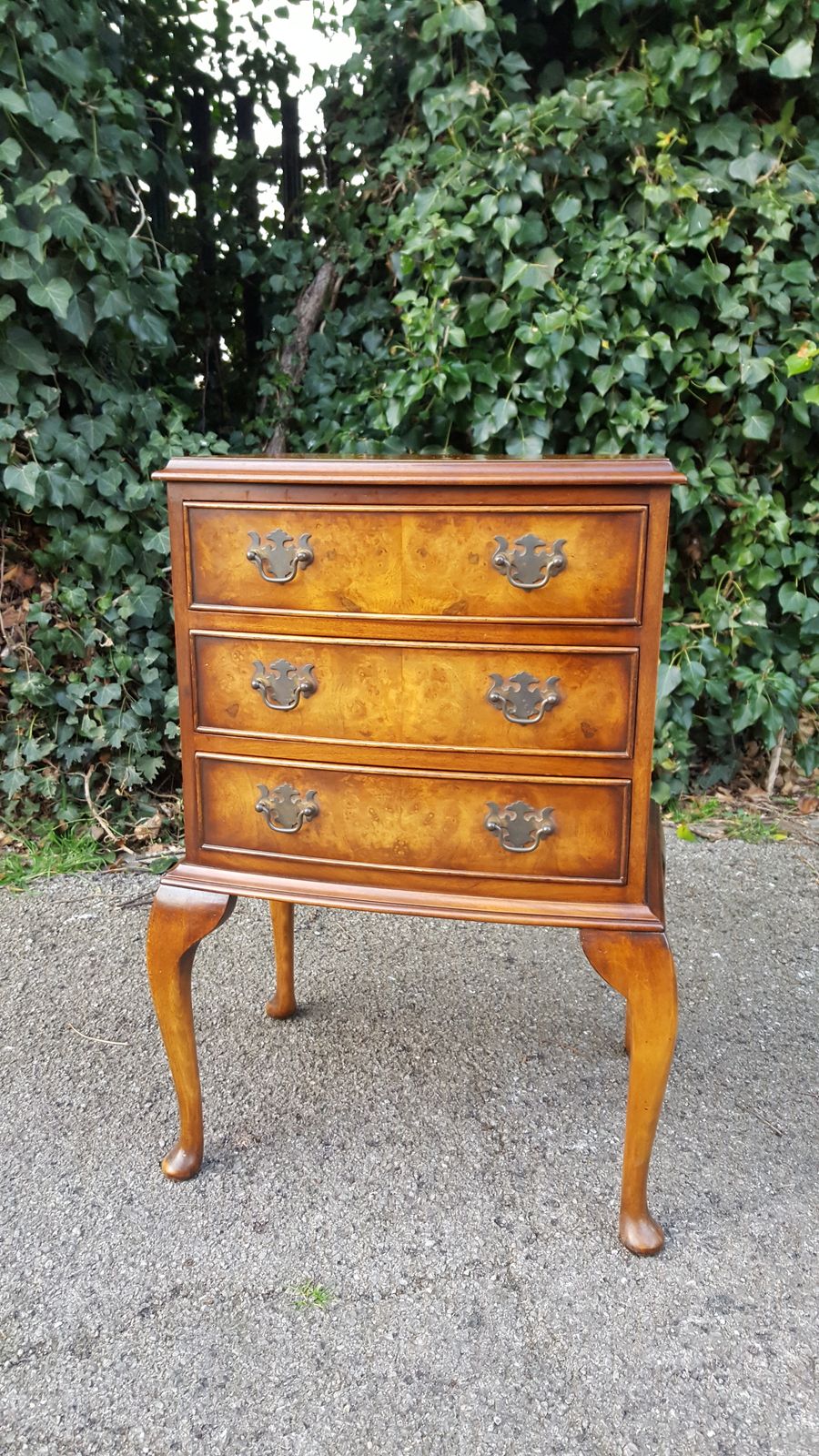 photo furniture Reprodux Bevan Funnell Burr Walnut Chest Of 3 Drawers