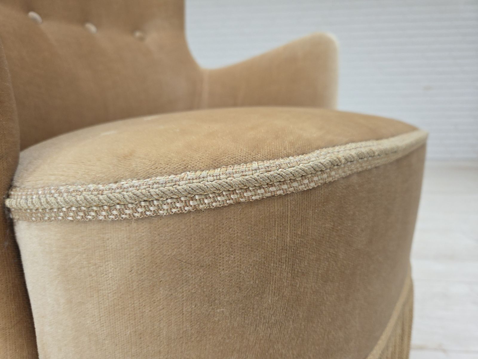 photo vinterior 1960s, Danish Armchair In Green/Brown Furniture Velour, Original Condition.