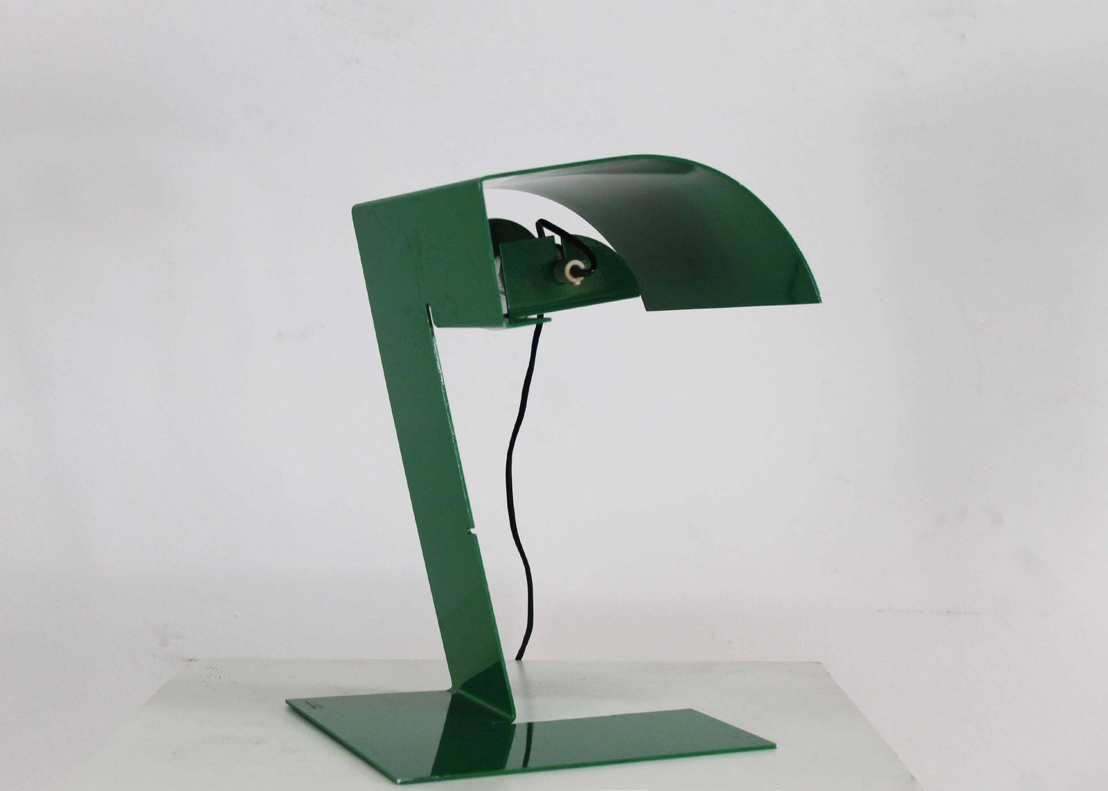 Trabucchi Vecchi Volpi Blitz Table Lamp In Green Lacquered Metal By Stilnovo 70s photo vinterior