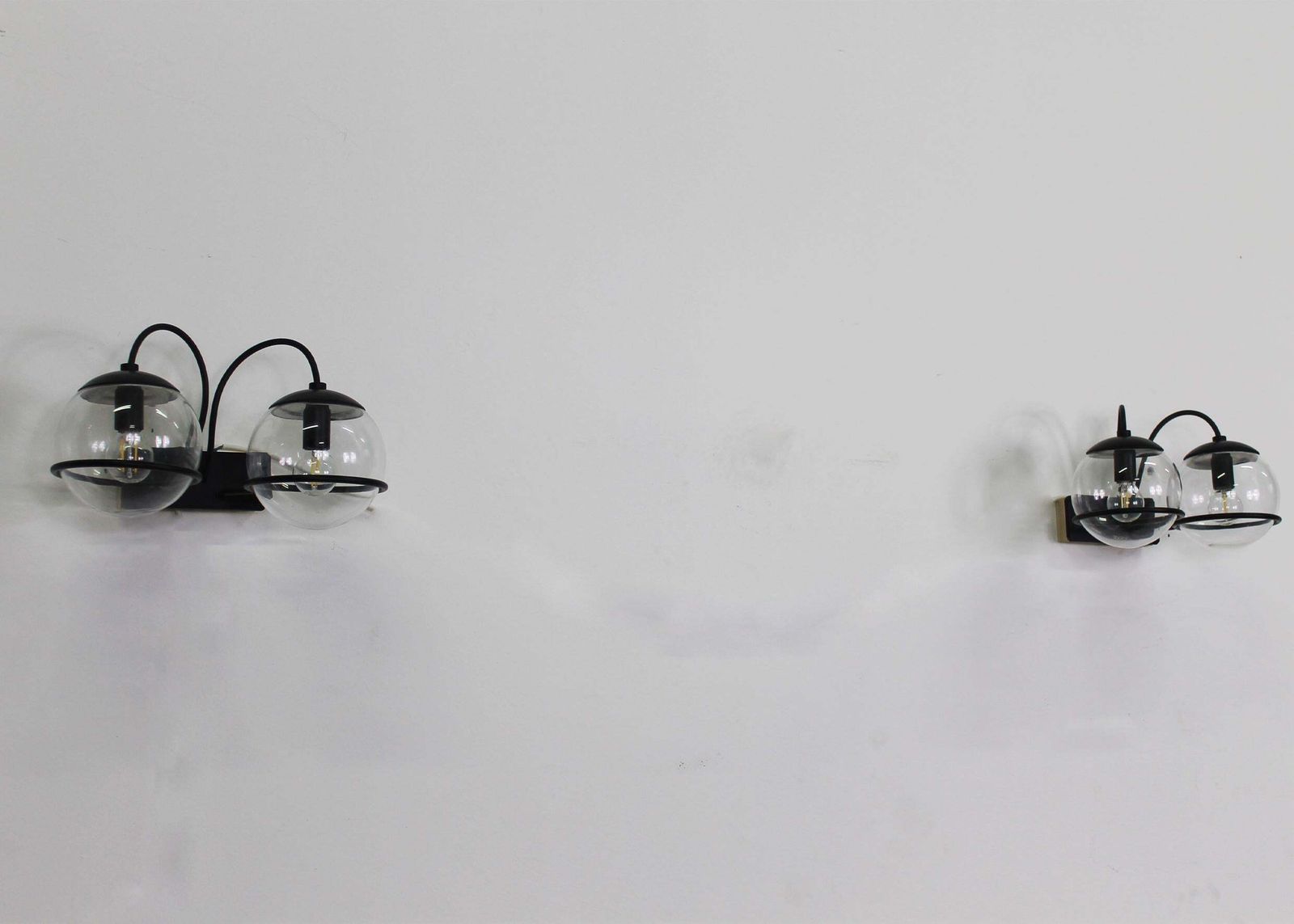 Gino Sarfatti Set Of Two Black Wall Lamps 238/2 By Arteluce 1960s photo Lighting