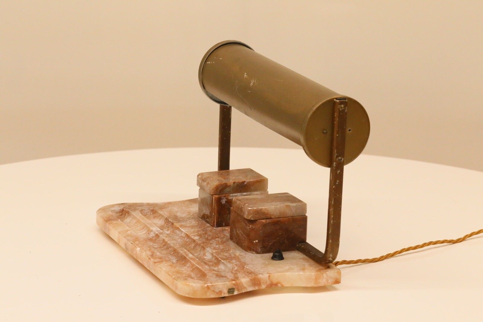photo vinterior Art Deco Alabaster & Brass Desk Lamp With Ink Stand