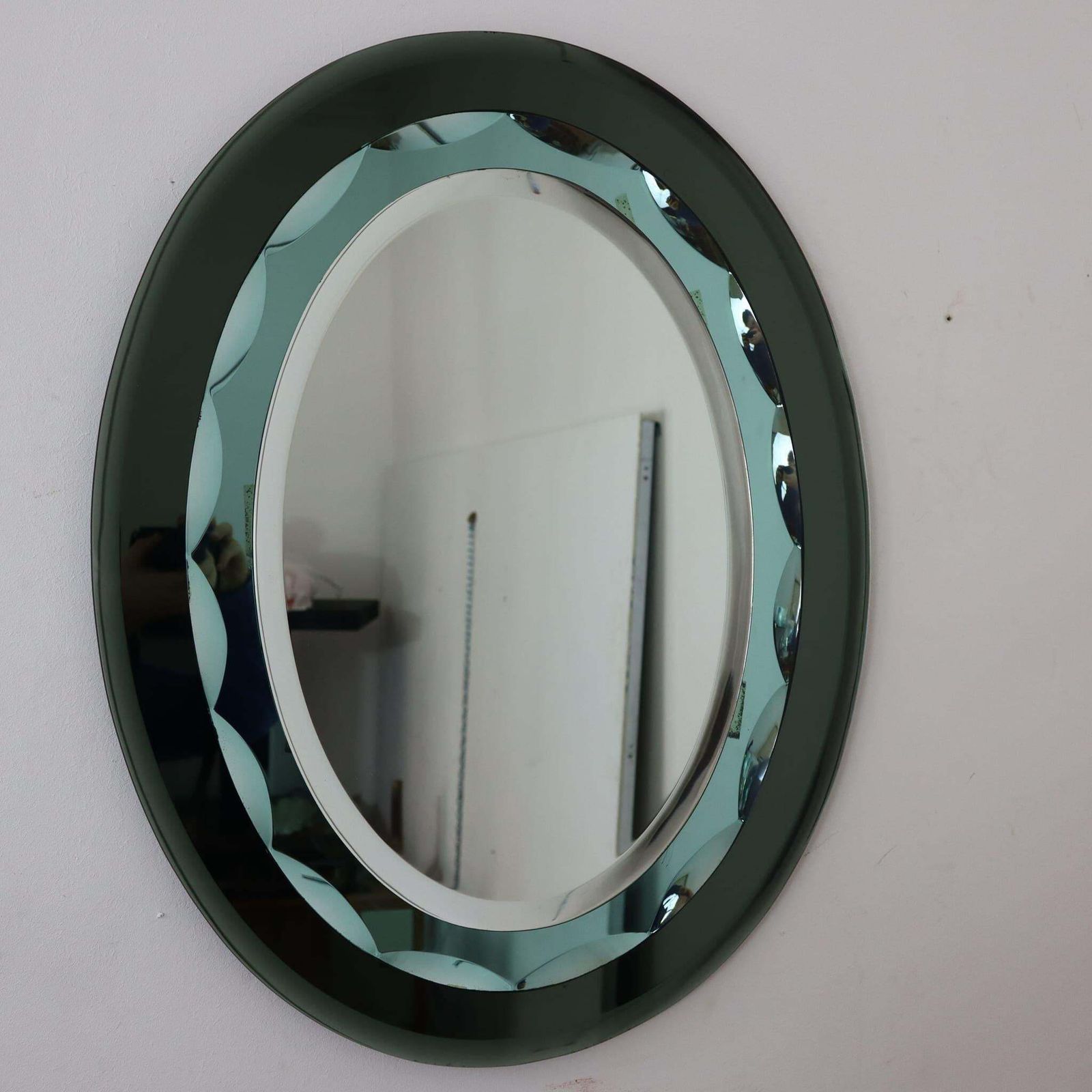 photo vinterior Mid Century Modern Italian Oval Green Mirror By Cristal Art, Italy, 1960s