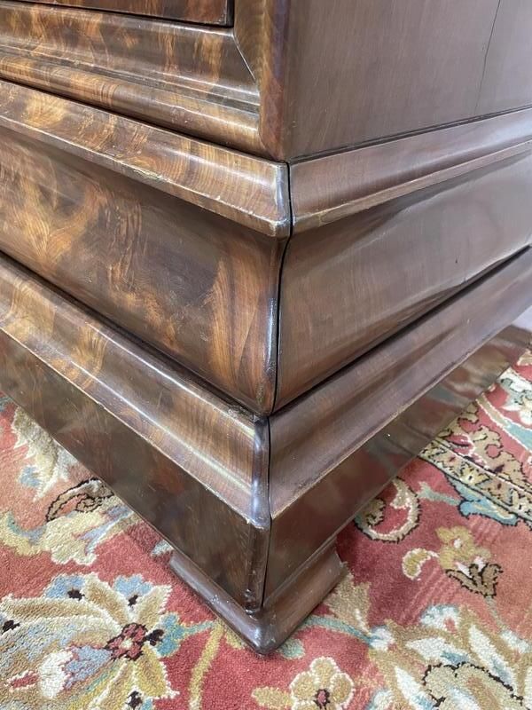 Commode époque Louis Philippe En Acajou Et Placage D’acajou Marbre Gris Veiné photo 1580.0
