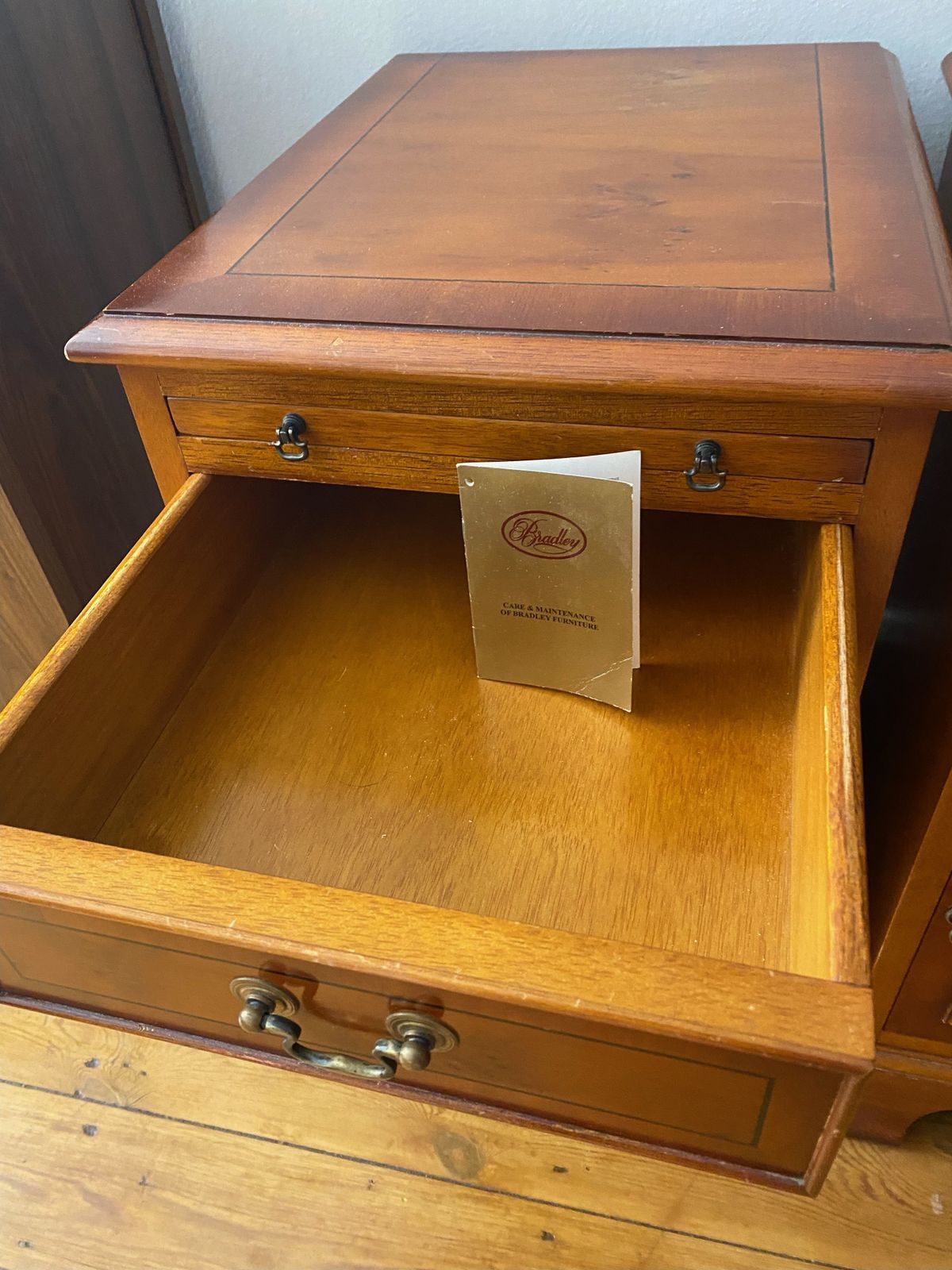 Bradley Yew Wood Pair Of Bedside Tables With Butler Tray photo 700.0