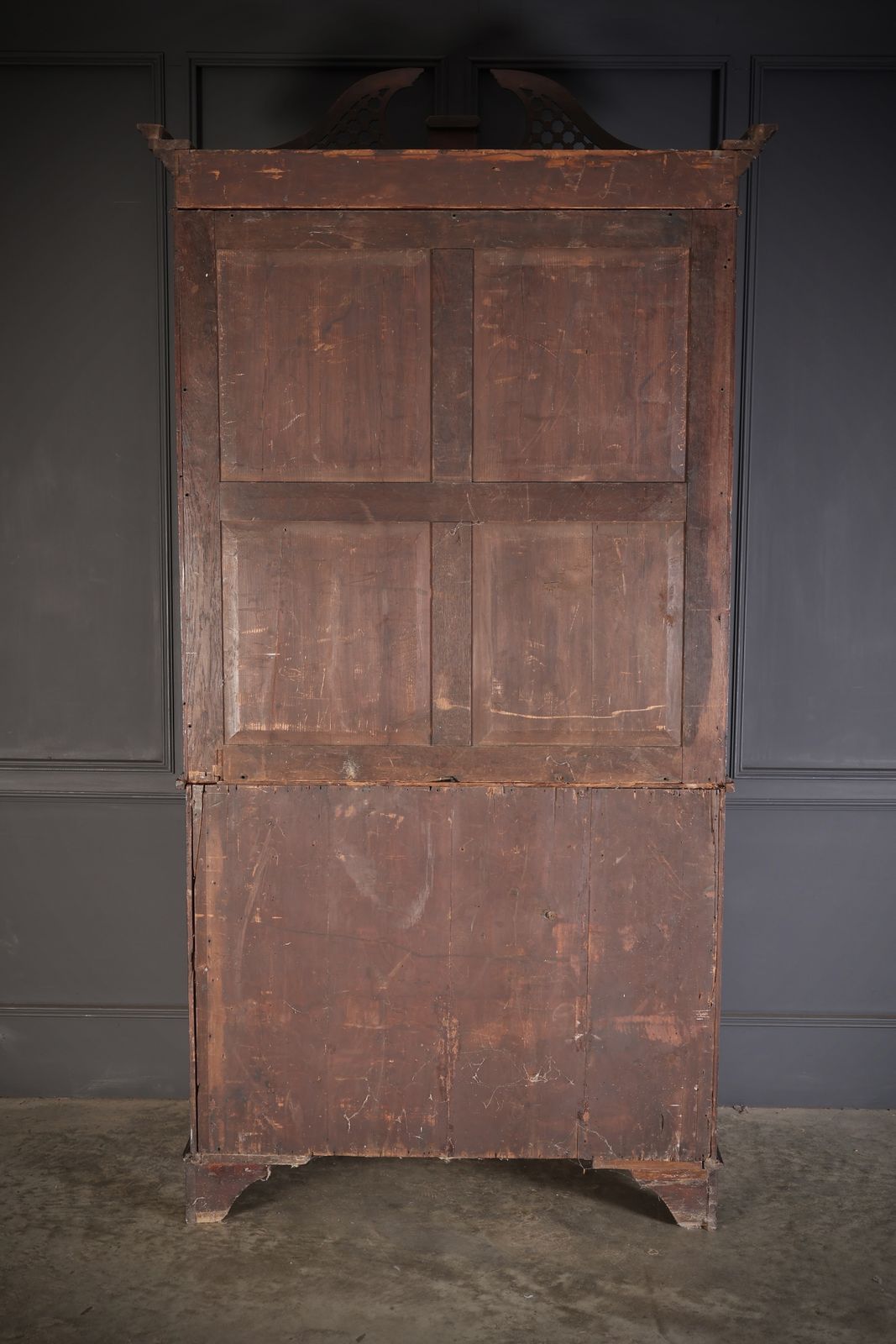 photo vinterior Rare George III Marquetry Inlaid Mahogany Bookcase