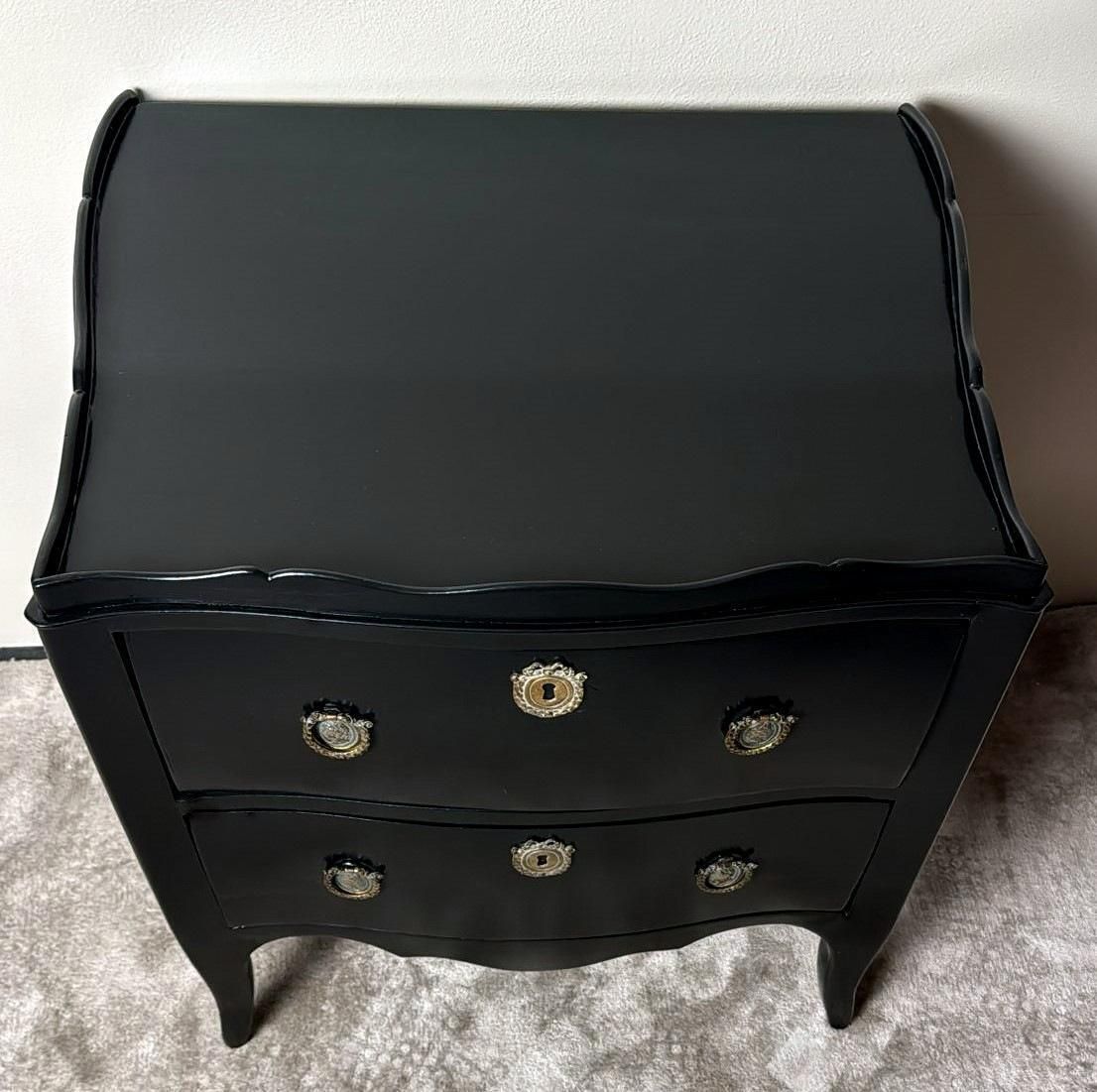 Louis XV Style Black Lacquered Walnut Chest Of Drawers With Bronze Decorations photo 2646.0