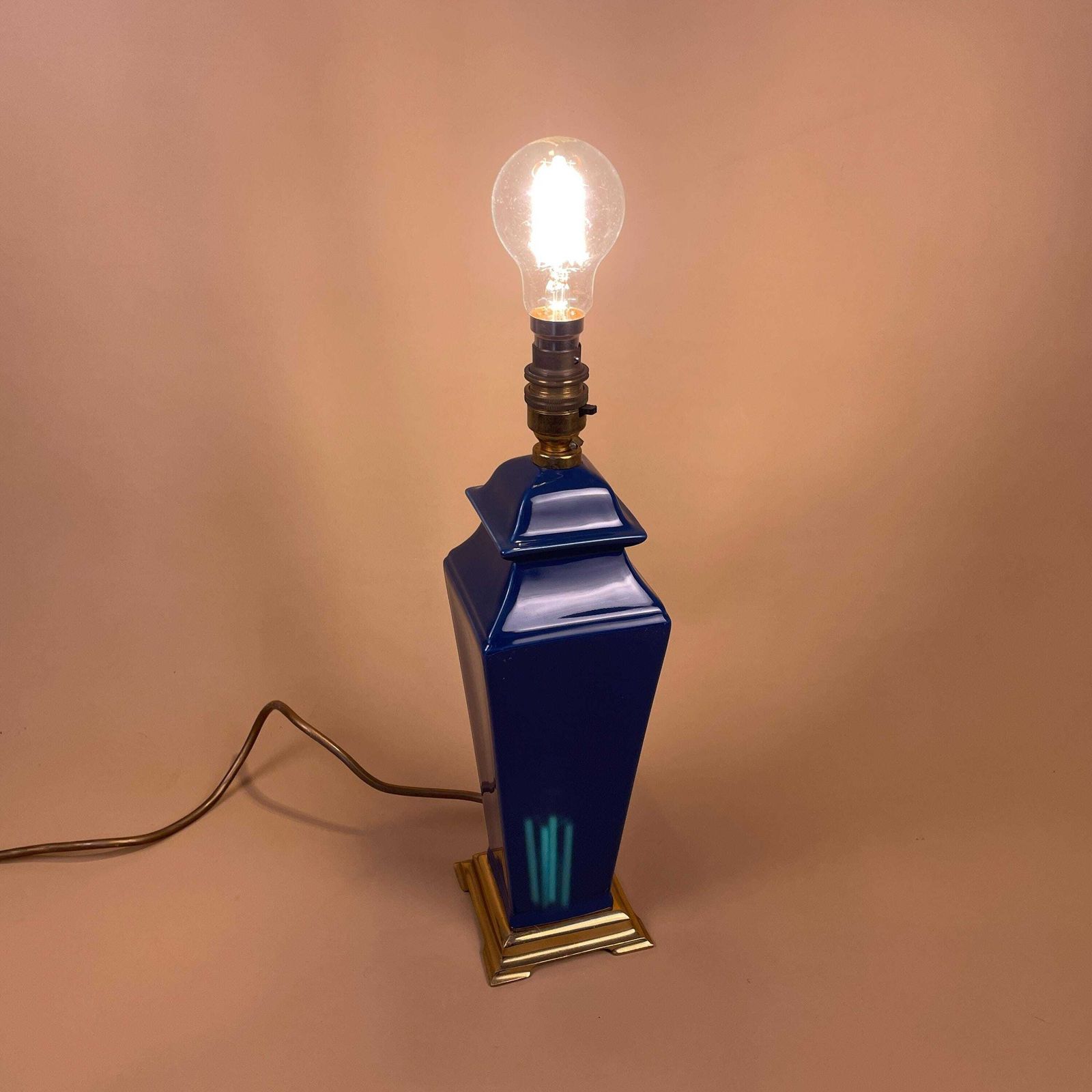 photo furniture Vintage Ceramic Blue Lamp Gold Brass Metal Base Bedside Table Light Vase Antique Cottage