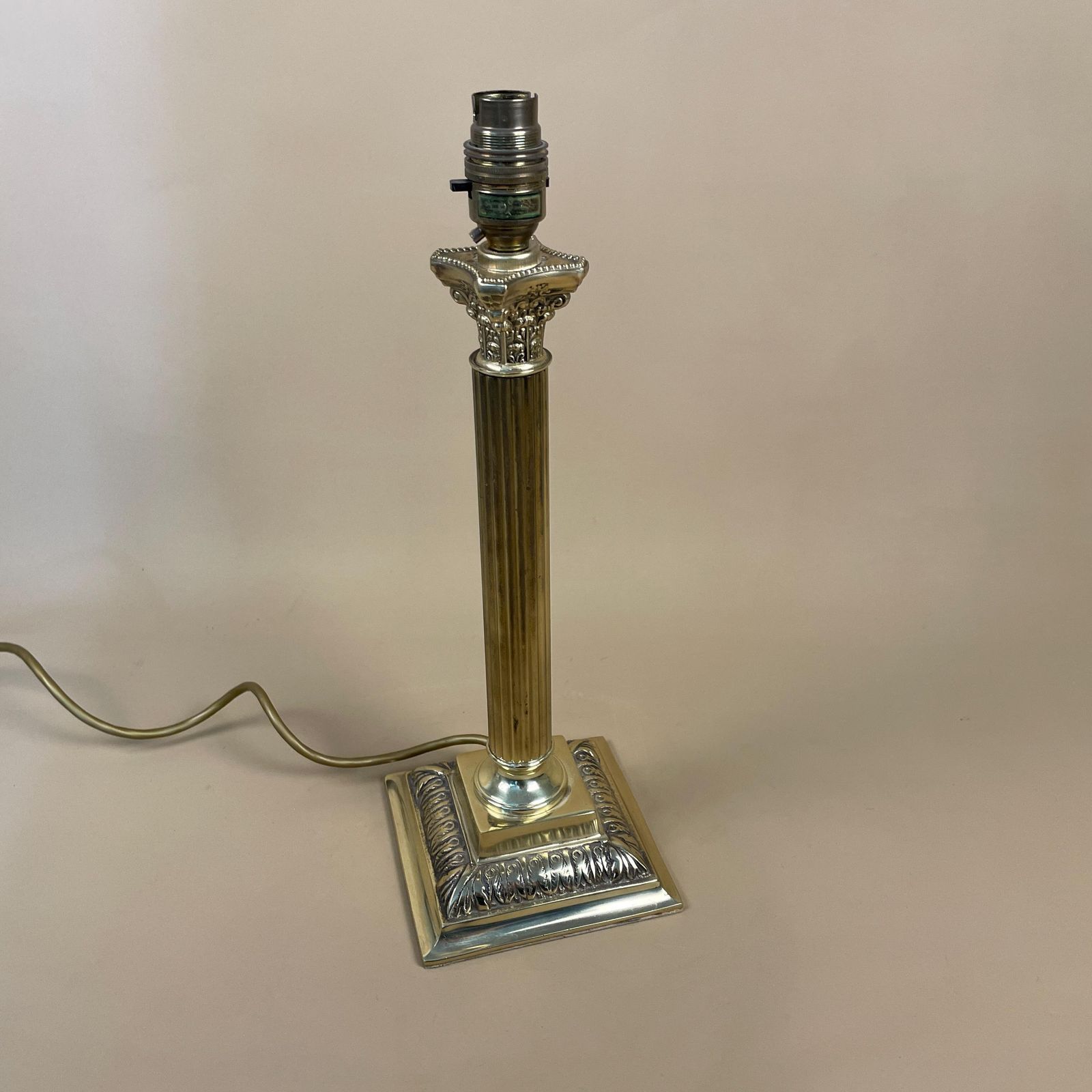 Antique Metal Gold Brass Lamp Light Bedside Side Table Desk Column Ornate Square Base Vintage Lamps Pattern Medium