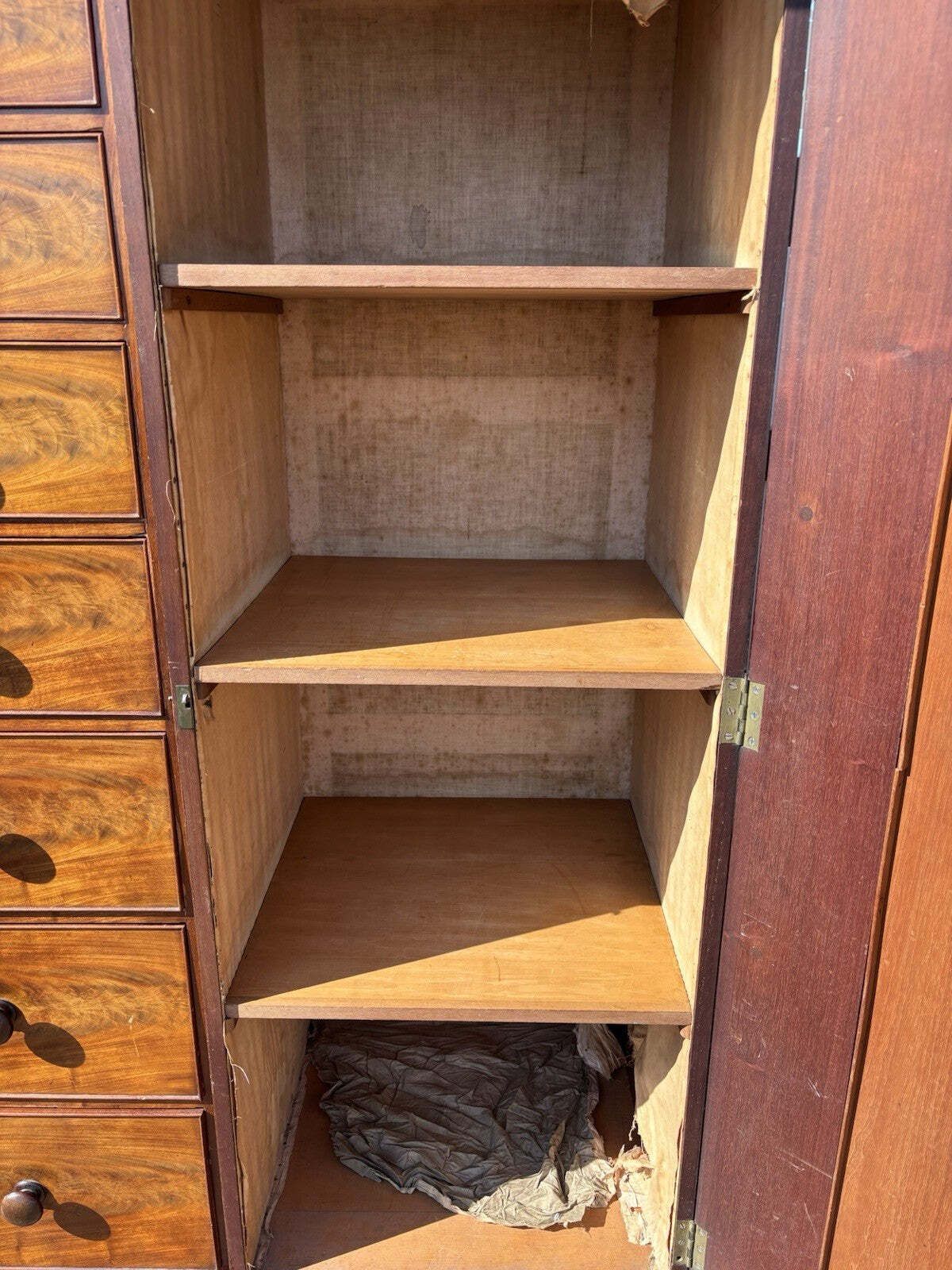 2253.0 William IV Mahogany Compactum, Large Chest Of Drawers And 2 Cupboards. Superb photo