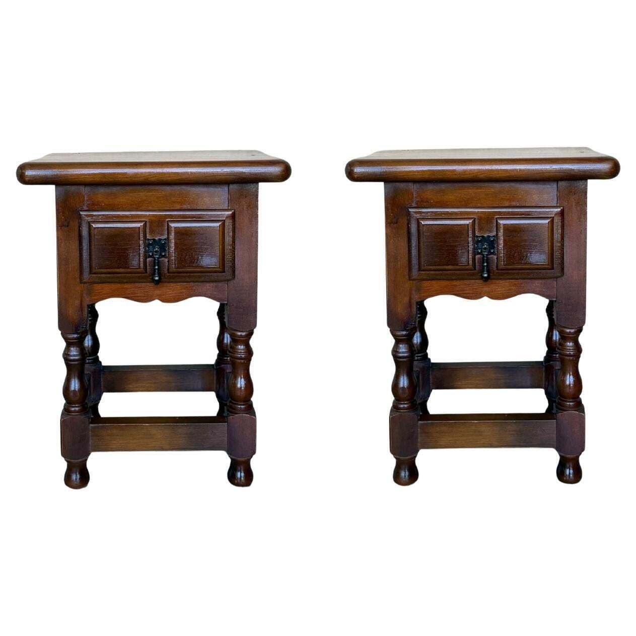 Tables de chevet espagnoles du XXe siècle, deux tiroirs et ferrures en fer