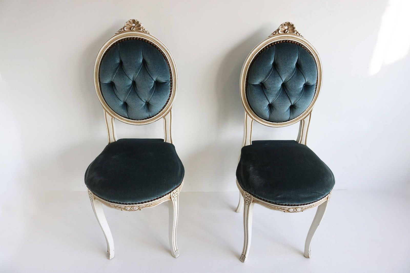 Set Hollywood Regency Italian Wood Carved Small Chairs Quilted Blue Fabric Romantic 1960 Midcentury Vanity Chairs Bedroom, Louis XV Style photo 1074.0