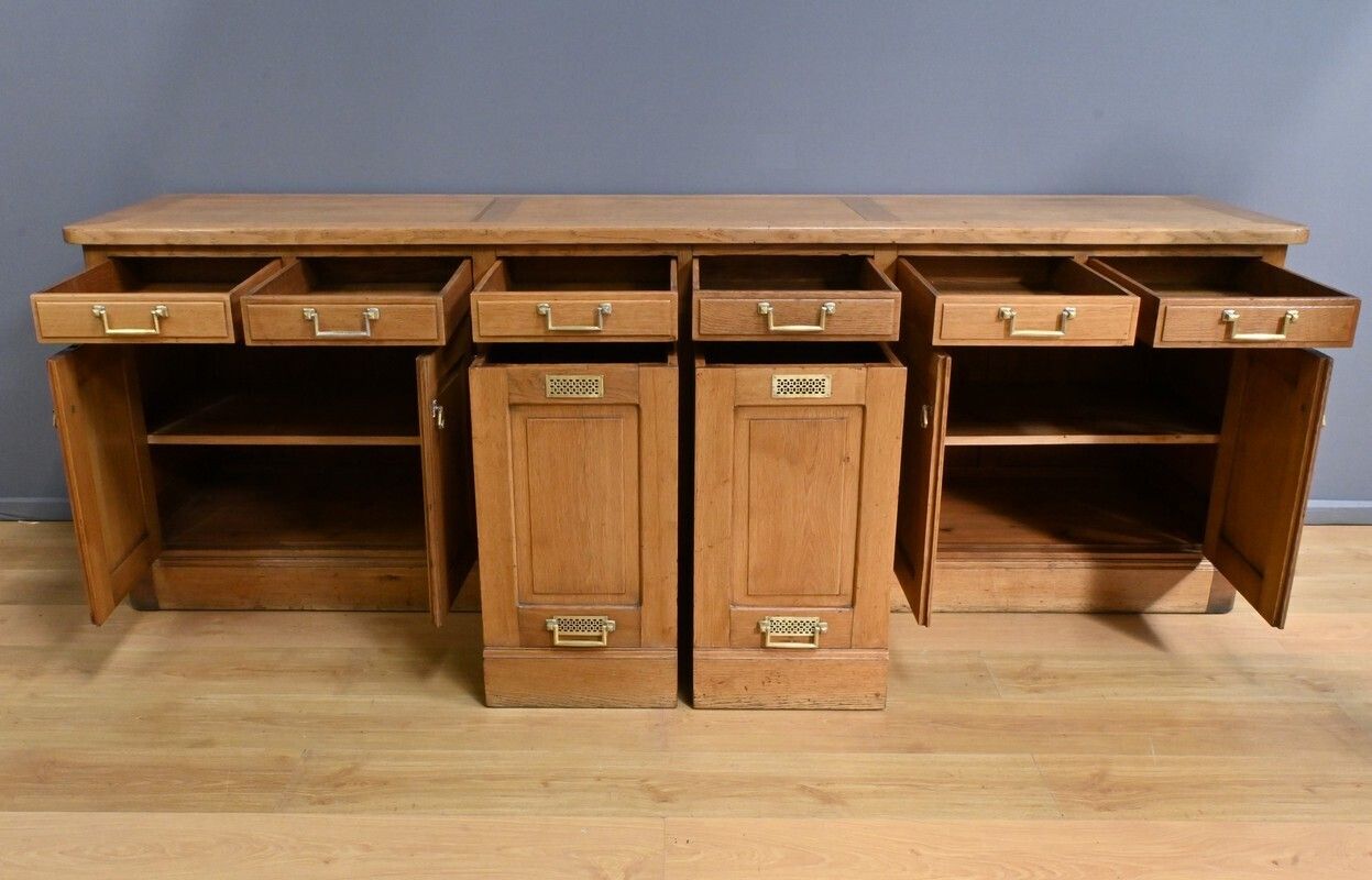 Important Oak Commercial Furniture – 1920 photo Furniture