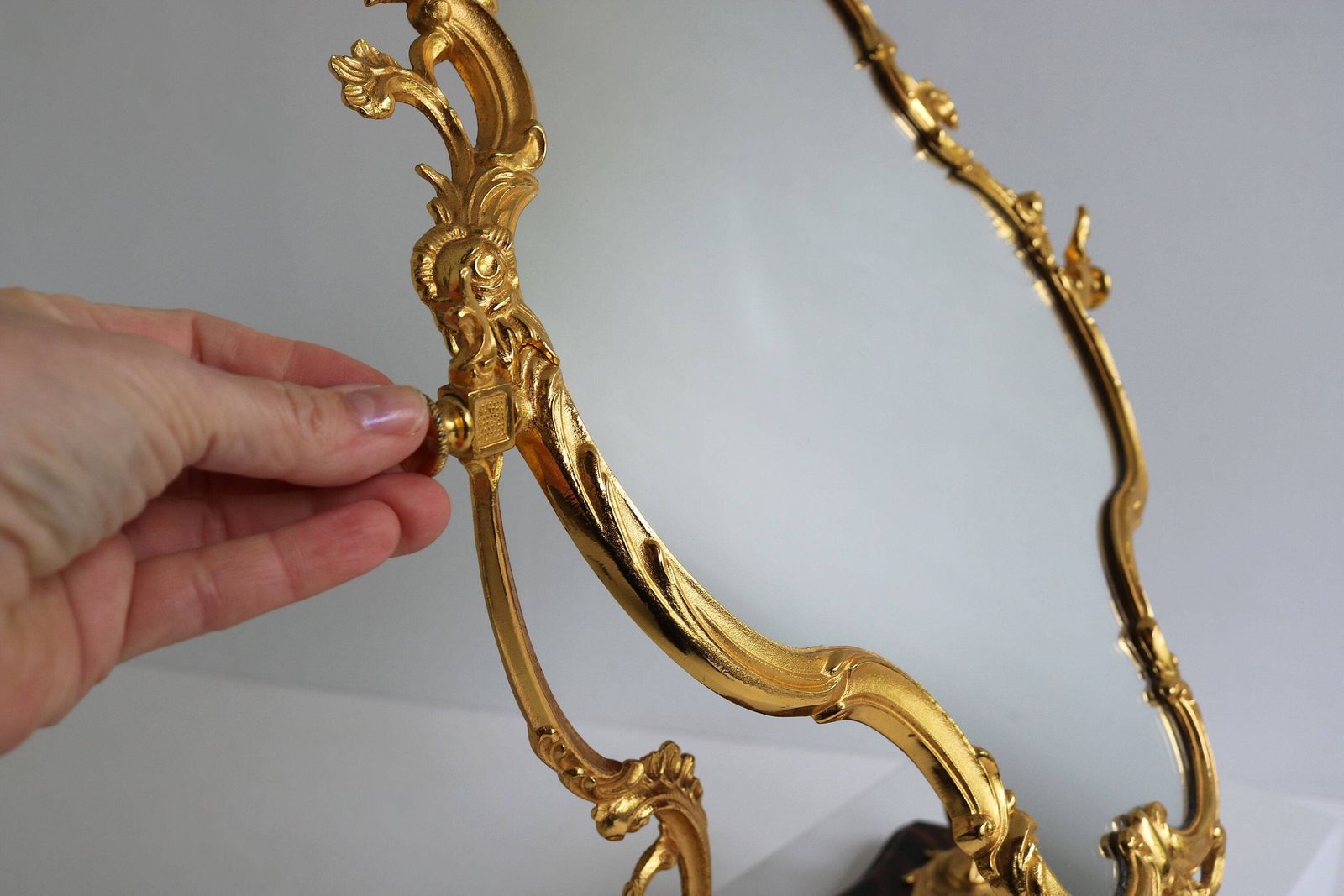 Mid Century Ornate Gilded Casted Brass Brown Marble Vanity Mirror Dressing Tabletop Mirror Gold Romantic 1960 Classic Antique Style Folding photo vinterior