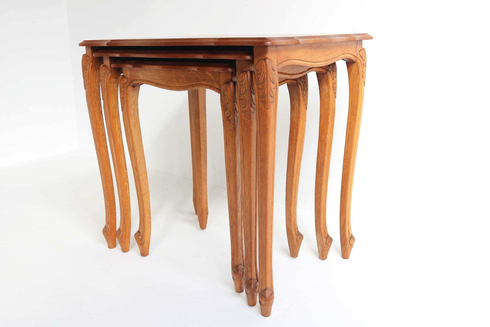 Vintage French Louis XV Style Oak Wood Carved Set Of 3 Nesting Tables Additional Tables Side Tables Set Tables Plant Tables 1960s