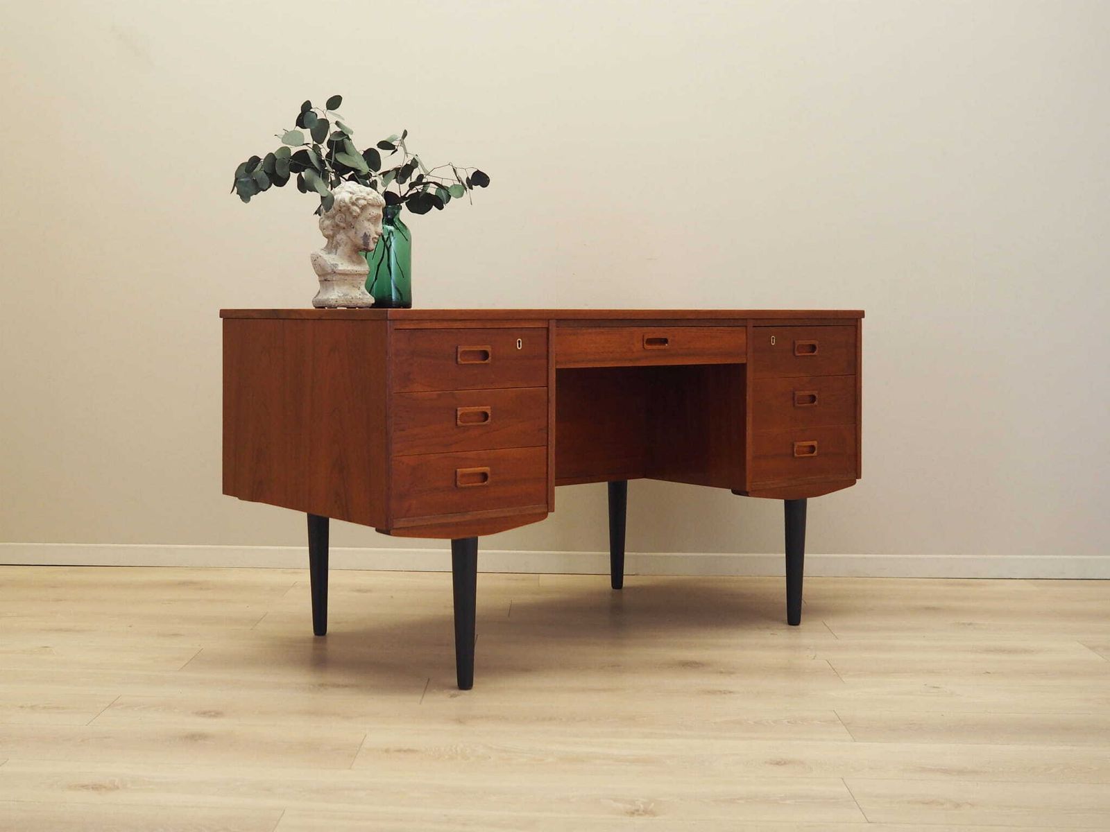 Teak Desk, Danish Design, 1970s, Production: Denmark photo 1419.0