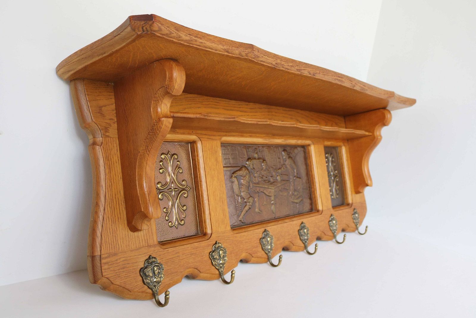 Mid Century Eiken Kapstok – Vintage Hoedenrek, Halkapstok, Keukenrek Met Messing Haken En Bovenplank – Antiekstijl Boekenplank – Landelijke Stijl