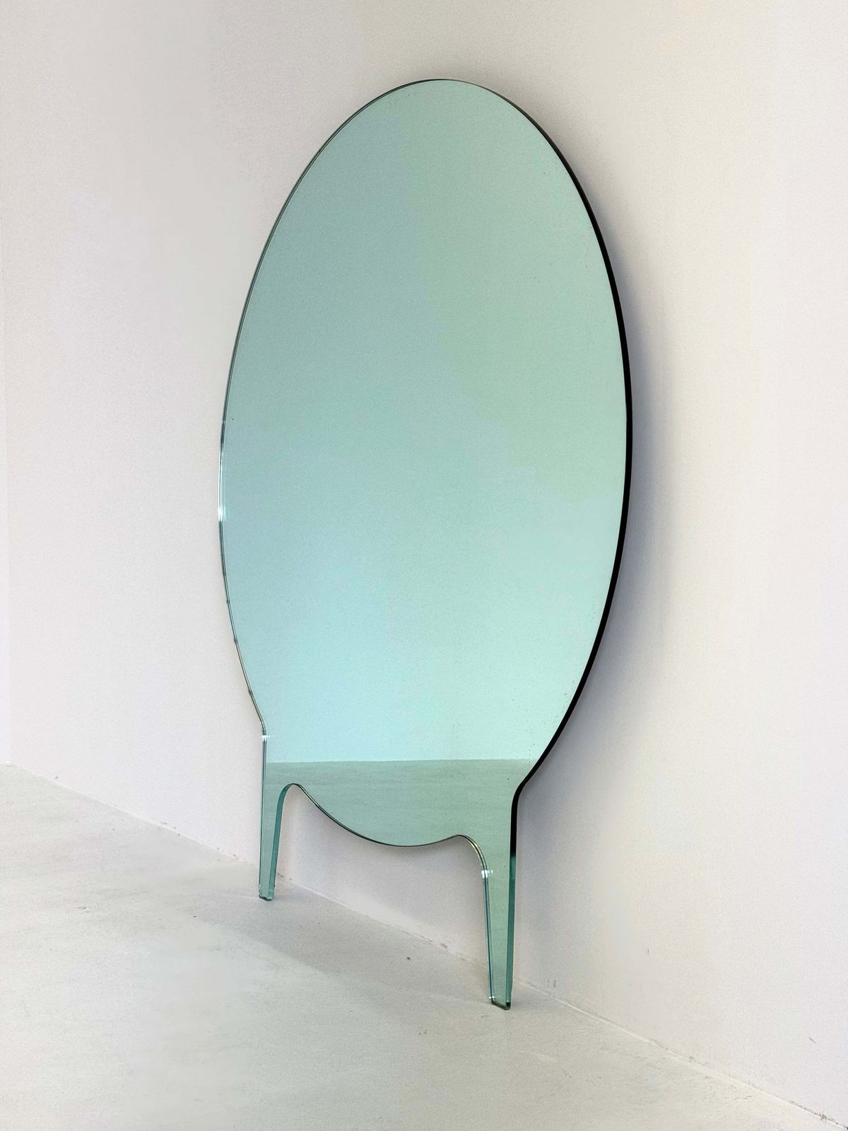 photo furniture Xl Grote Ronde Mir Spiegel Ontworpen Door Roderick Vos