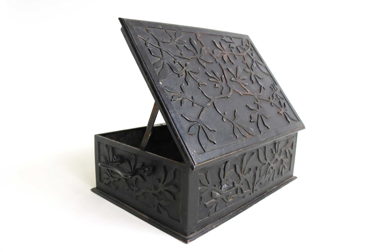 Arts And Crafts Victorian Antique Storage Safe Lidded Money Box Art Nouveau Cast Iron Lock Fireproof Treasure Chest Jewelry Archives 1880 photo vintage