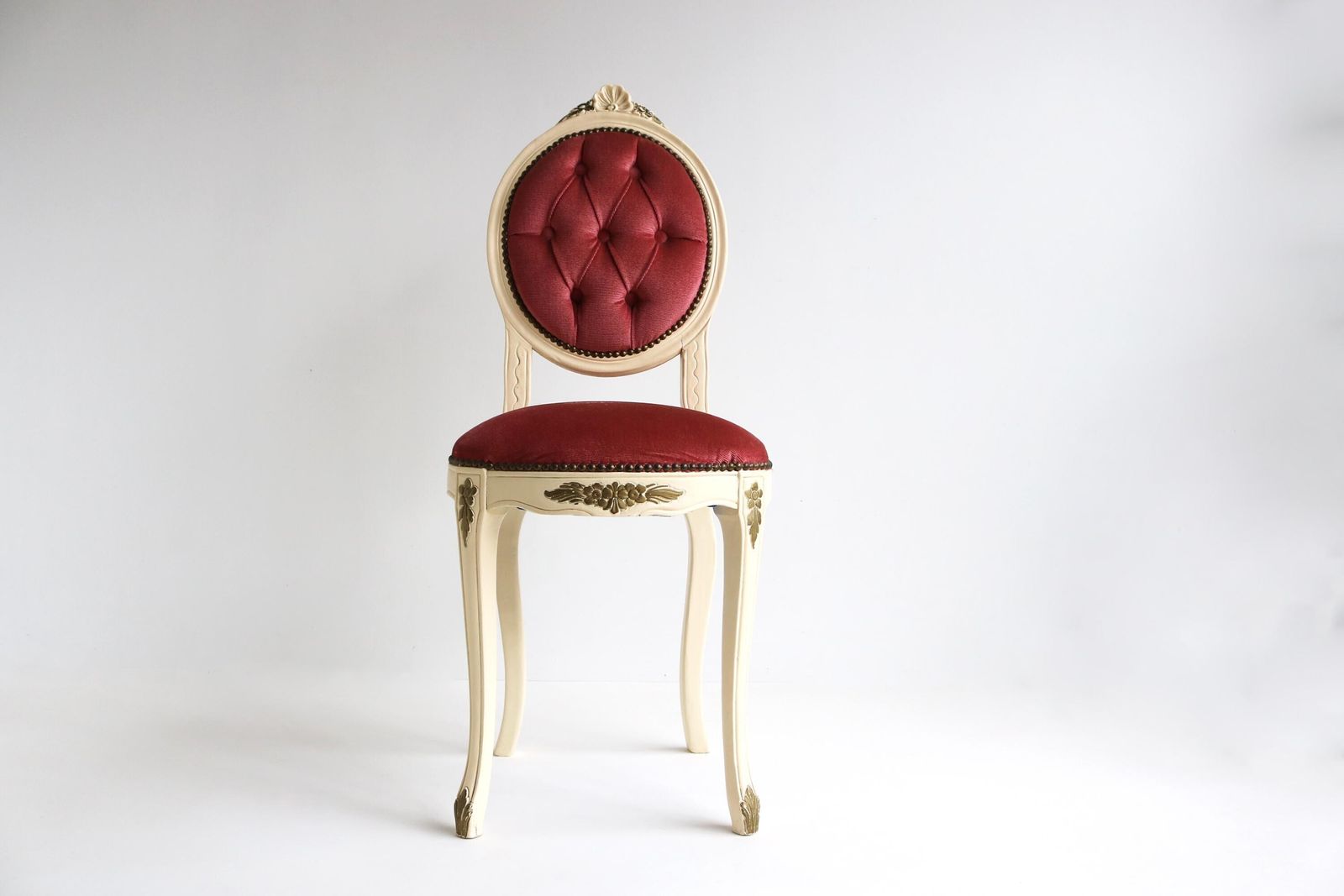 Vintage Italian Wood Carved Chair Quilted Pink Fabric Lovely Romantic 1960 Midcentury Painted Vanity Chair Bedroom, Louis XV Style